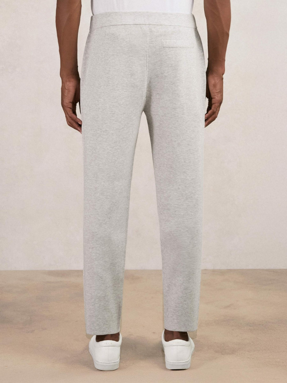 Men Tapered Knitted Trousers in Soft Grey