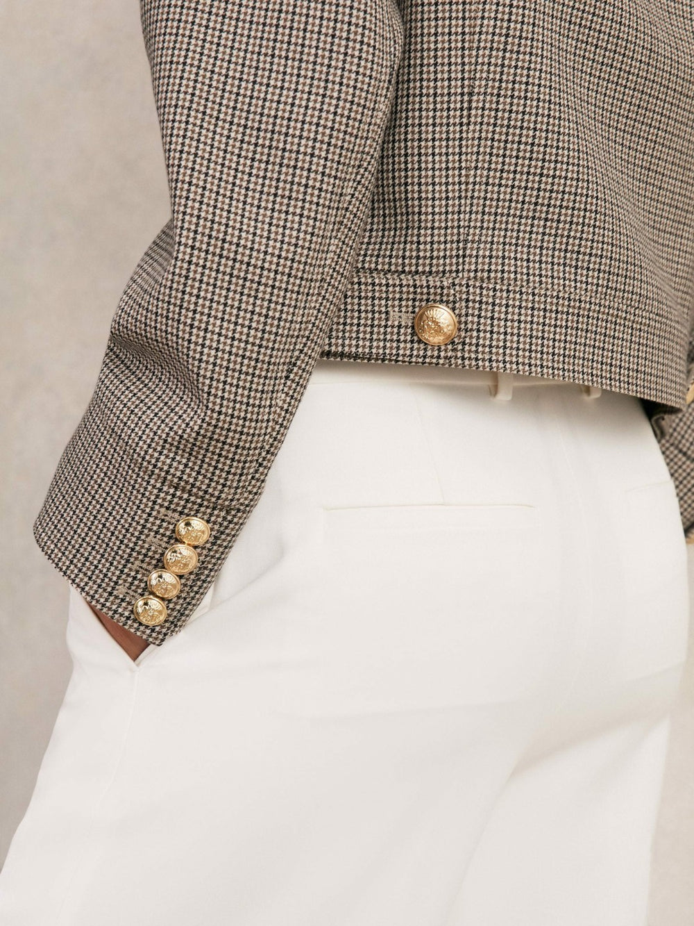 Women Wool Twin-Pocket Cropped Jacket in Neutral Check