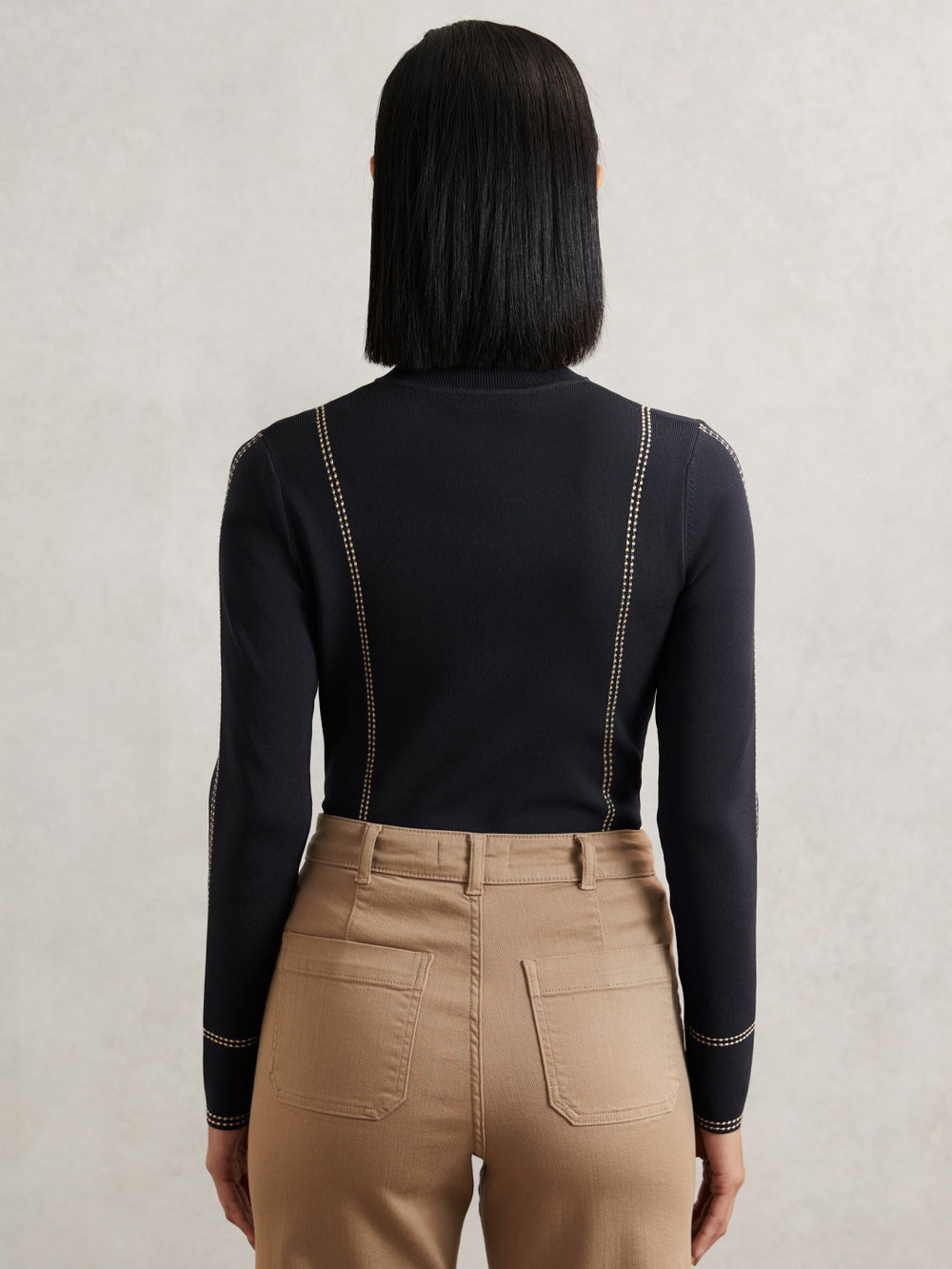 Women Contrast-Stitch Knit Top in Navy