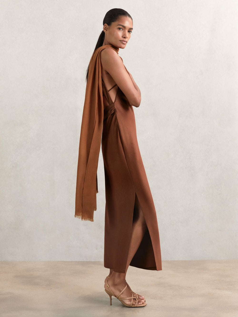 Women Wool-Cashmere Lightweight Scarf in Camel
