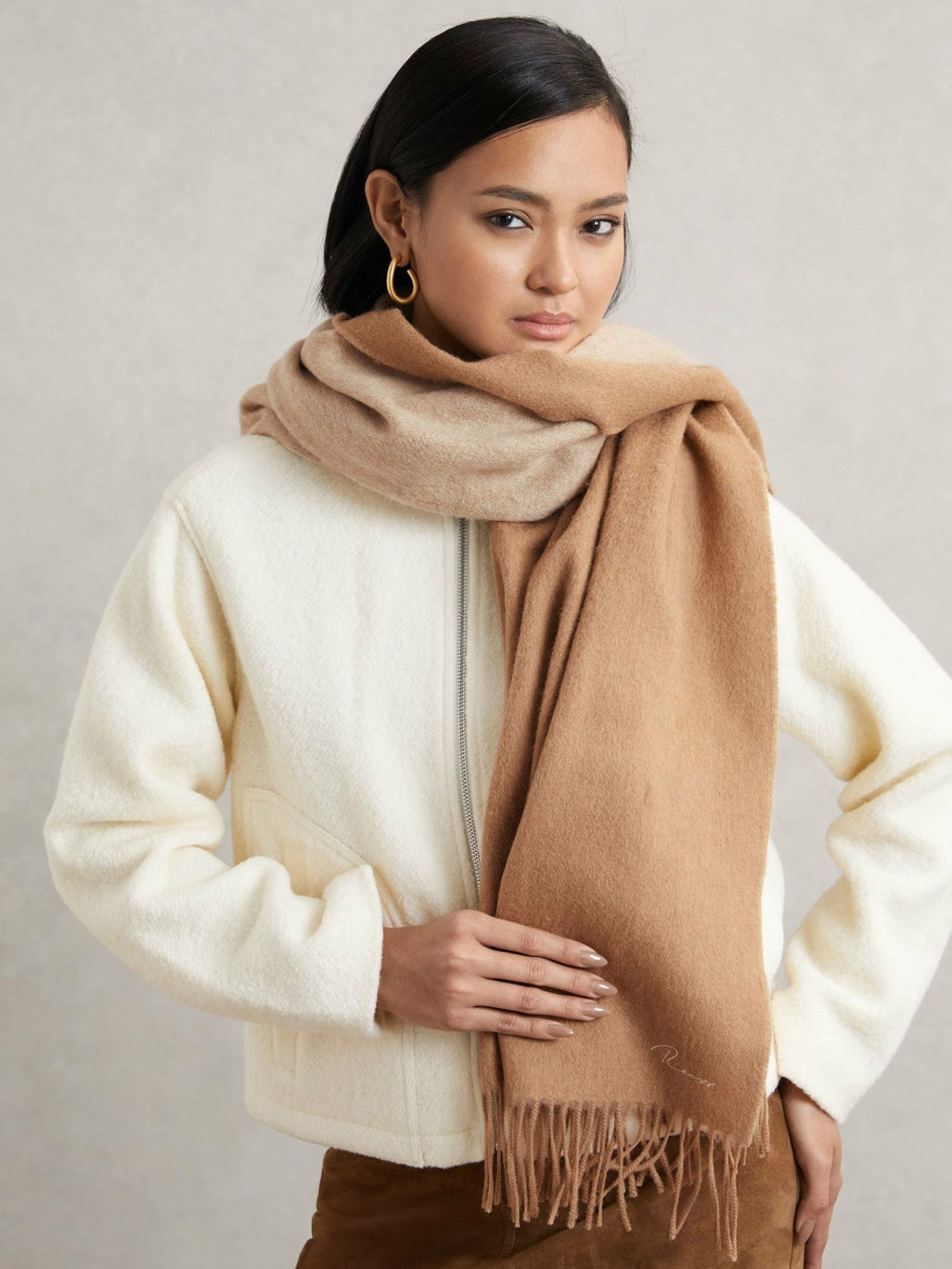Women Wool-Cashmere Scarf in Taupe