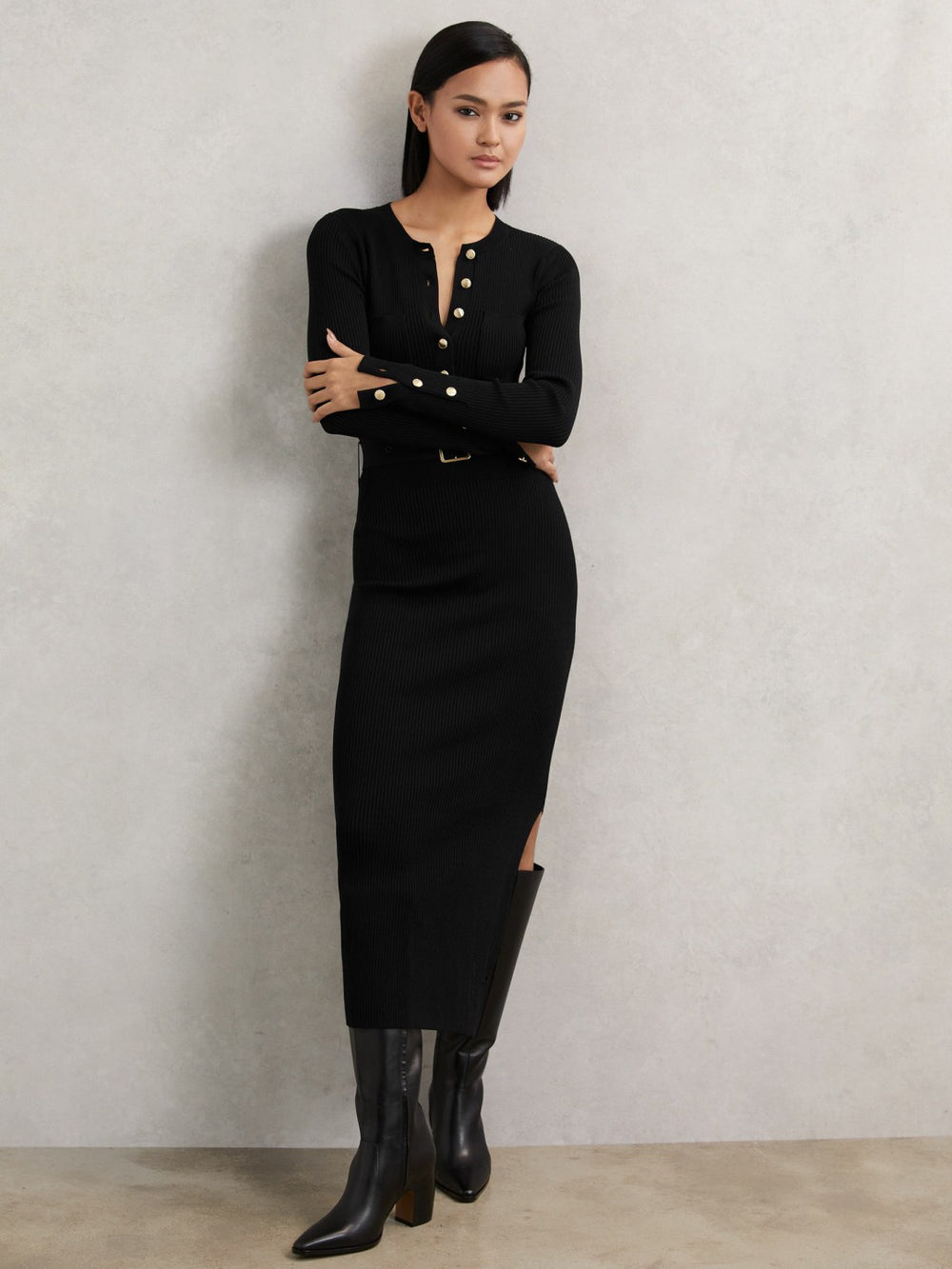 Women Buttoned Rib-Knit Midi Dress in Black