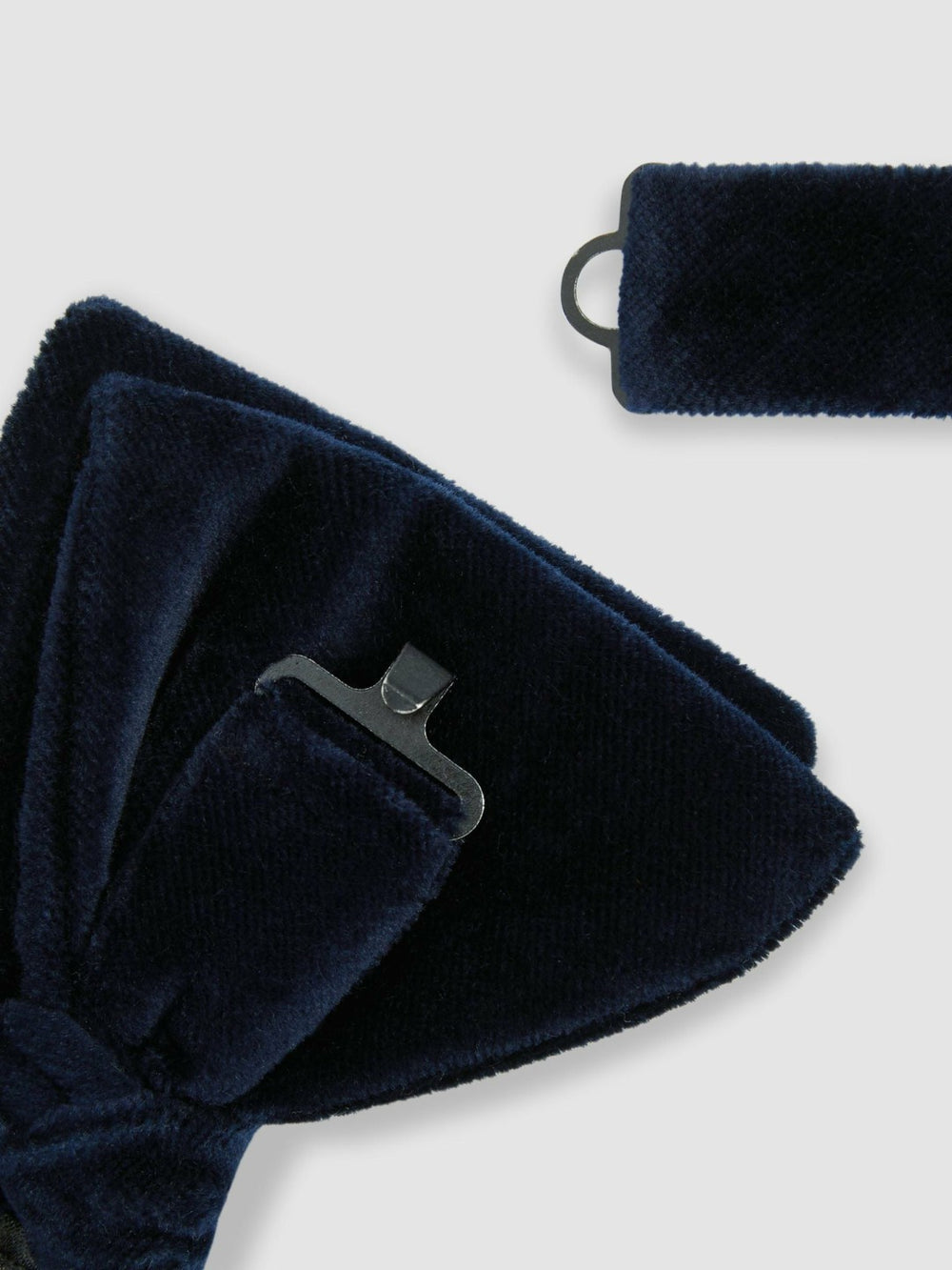 Men Velvet Bow Tie in Navy