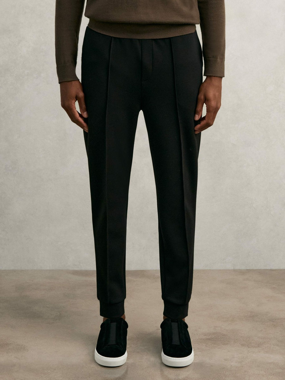 Men Interlock Drawstring Joggers in Black