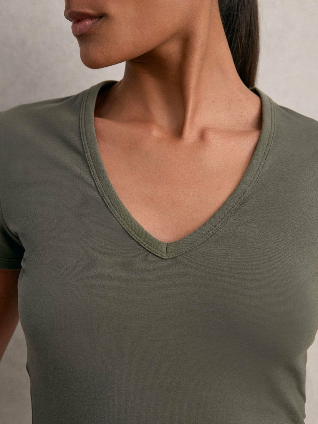 Women Stretch Cotton V-Neck T-Shirt in Khaki Green