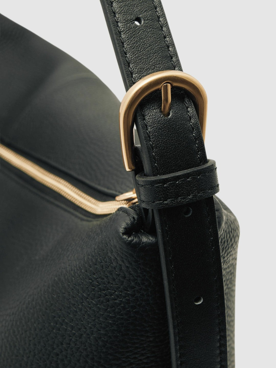 Women Grained Leather Tote Bag in Black