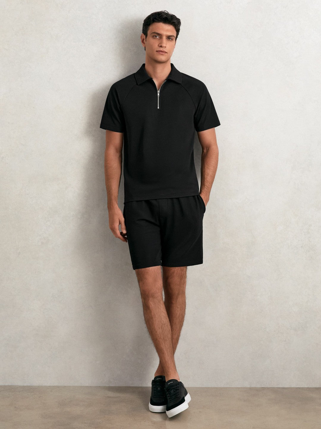 Men Textured Drawstring Shorts in Black