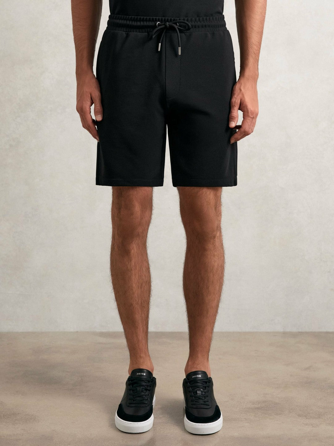 Men Textured Drawstring Shorts in Black