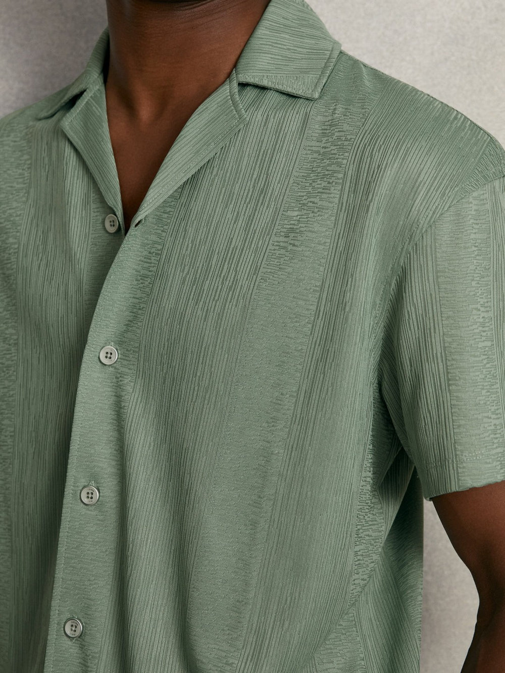 Men Jacquard-Stripe Cuban-Collar Shirt in Mint Green