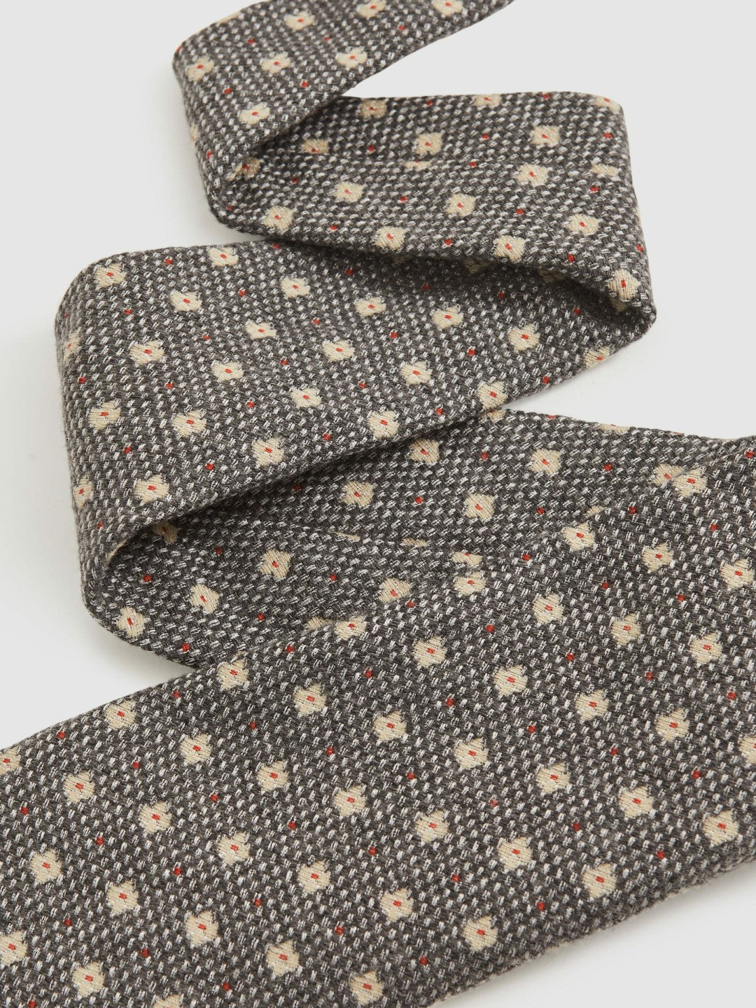 Men Wool-Silk Floral-Medallion Tie in Grey