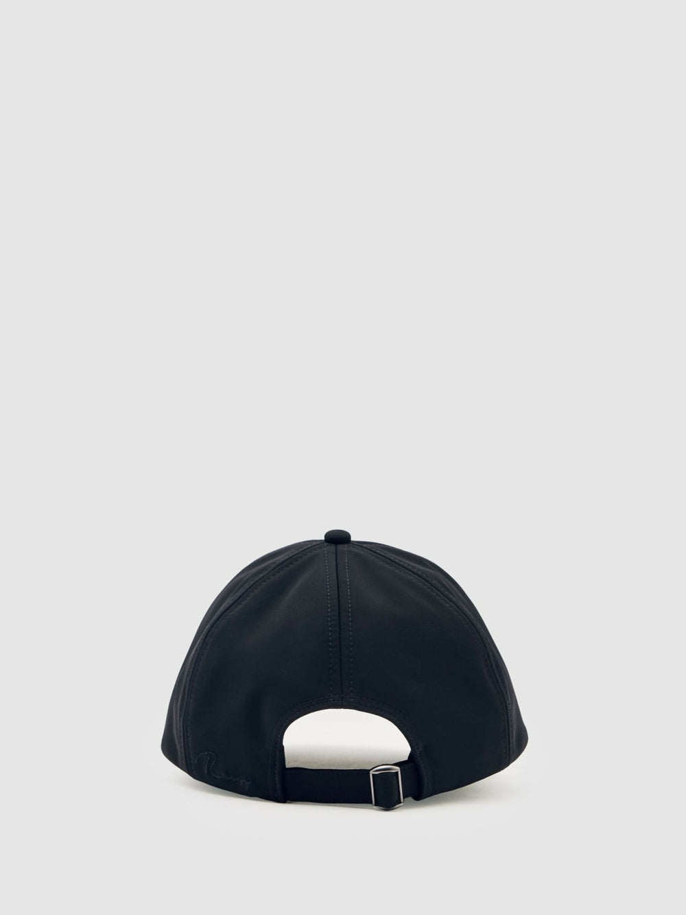 Men Embroidered Logo Tech Baseball Cap in Navy