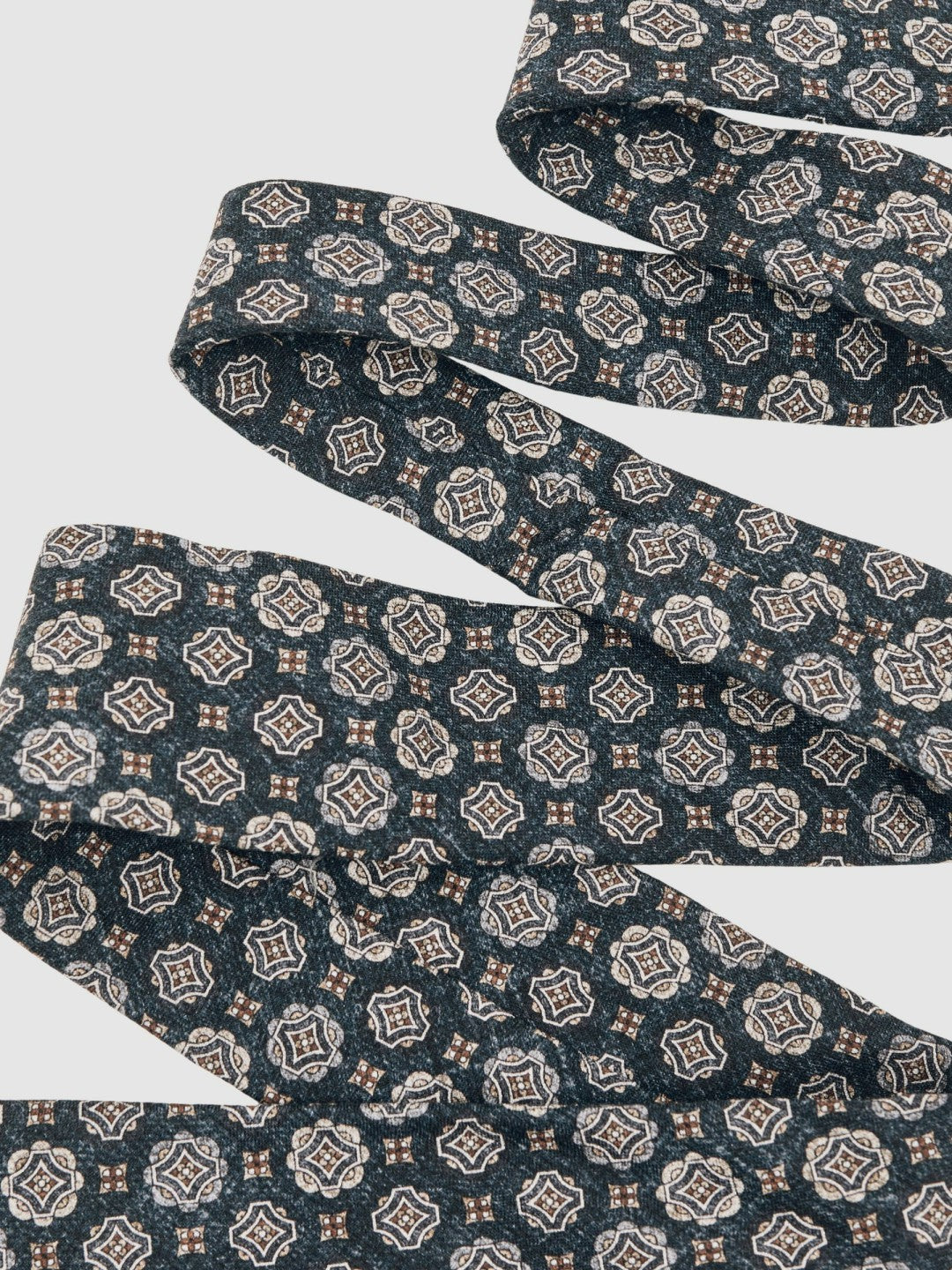 Men Silk Medallion Print Tie in Indigo Melange