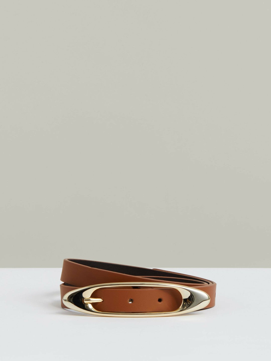 Women Leather Oval-Buckle Belt in Tan
