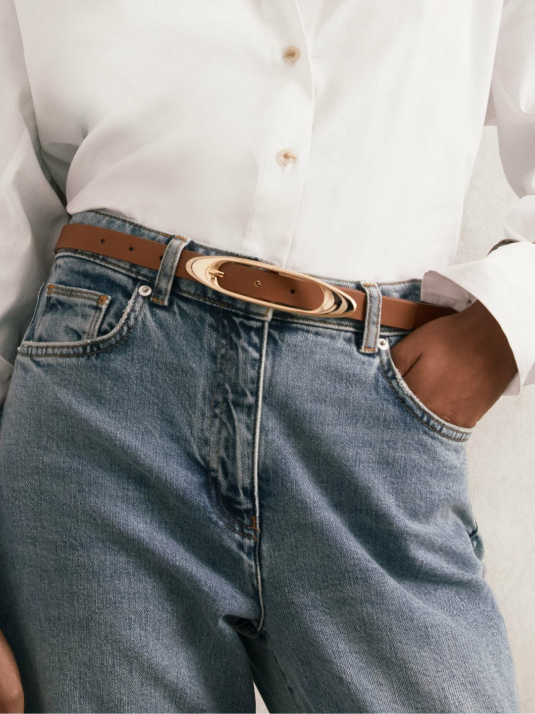 Women Leather Oval-Buckle Belt in Tan