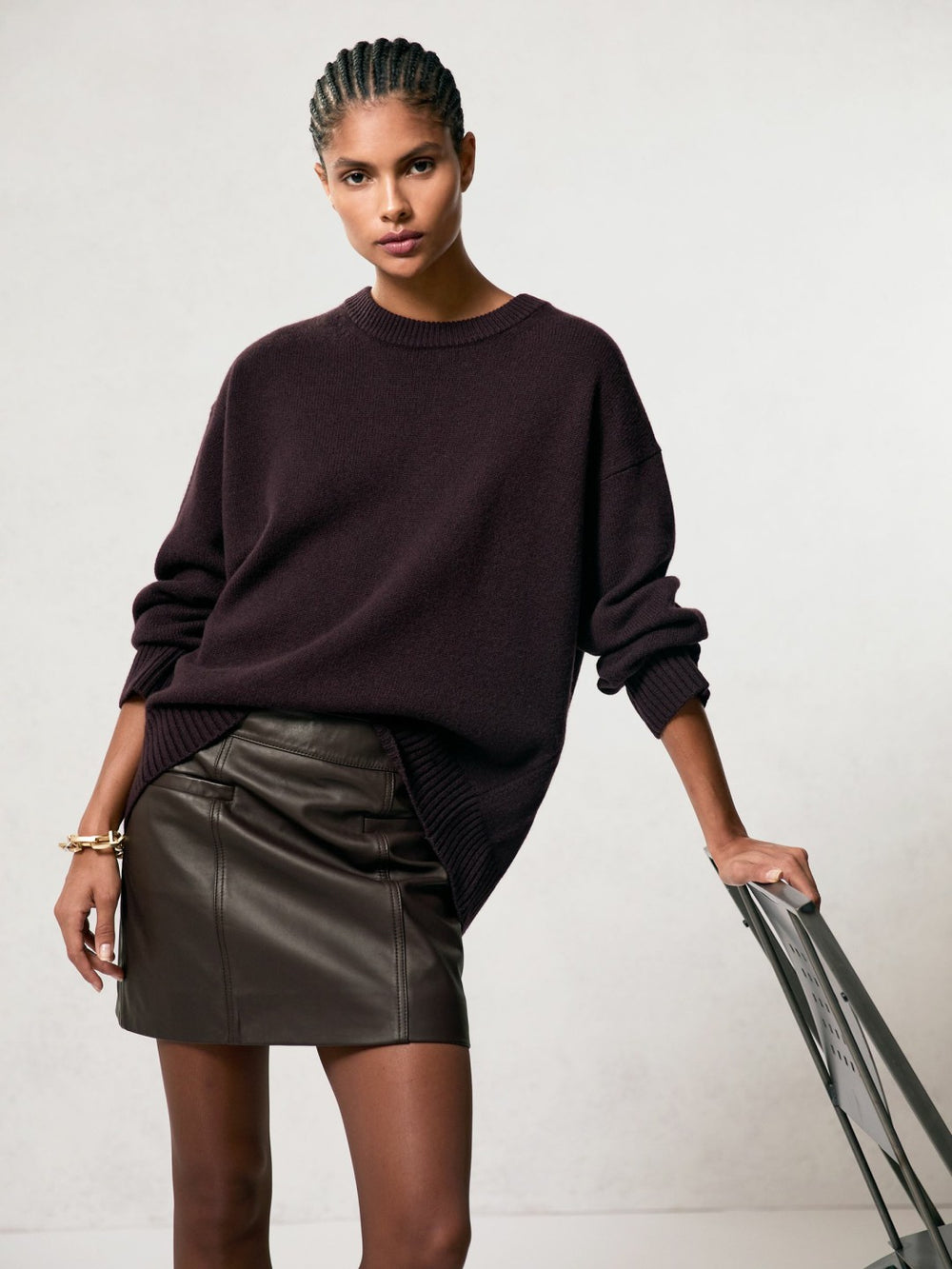 Women Leather Welt-Pocket Mini Skirt in Burgundy