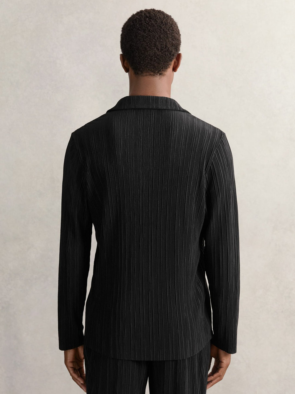 Men Plissé Cuban-Collar Long-Sleeve Shirt in Black