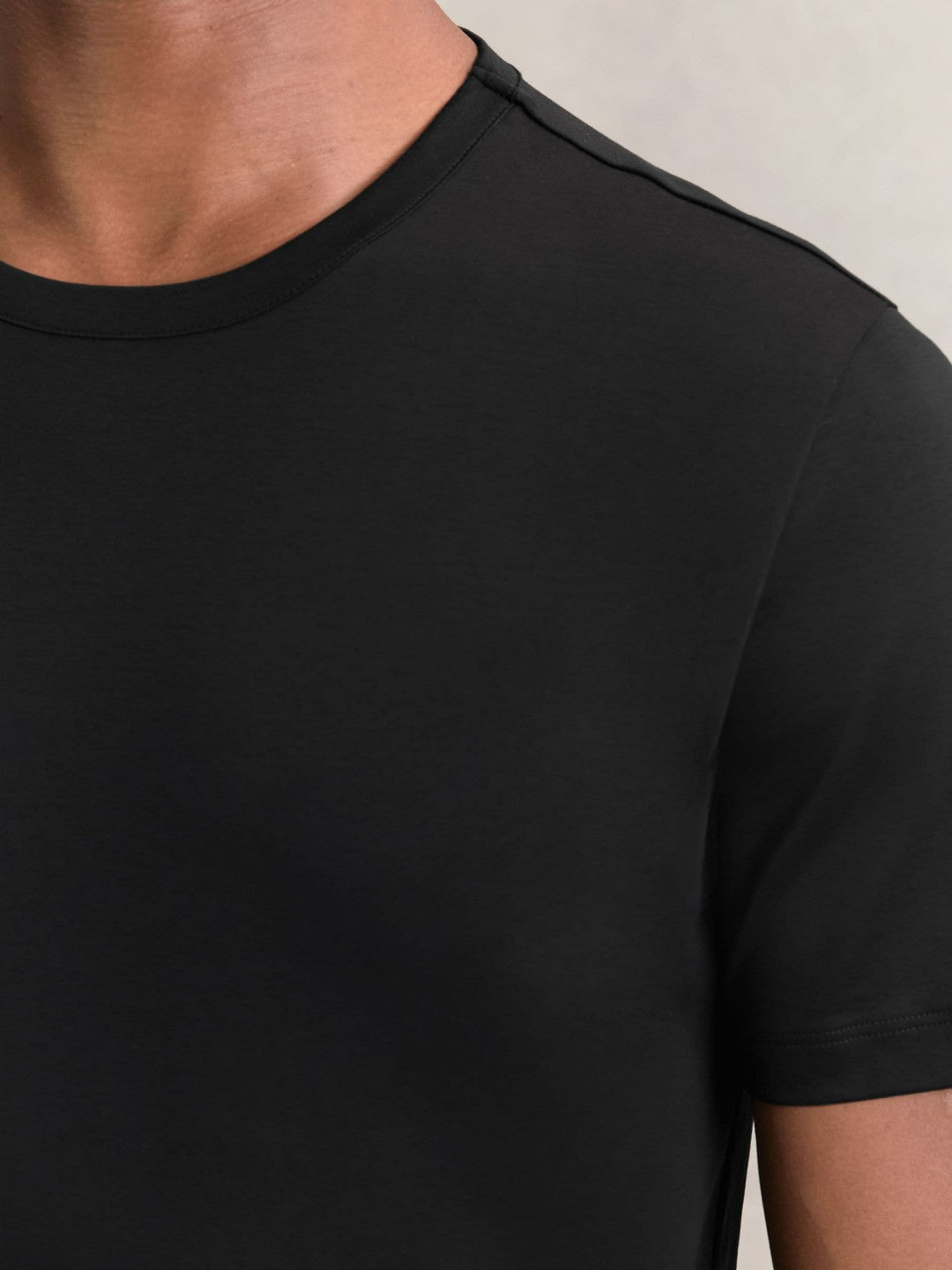 Men Airwater-Cotton Crew-Neck T-Shirt in Black