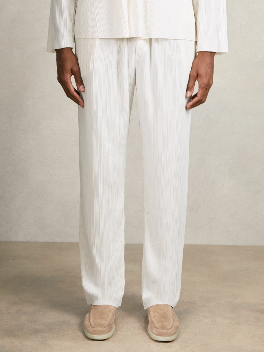 Men Plissé Wide Leg Trousers in Off White