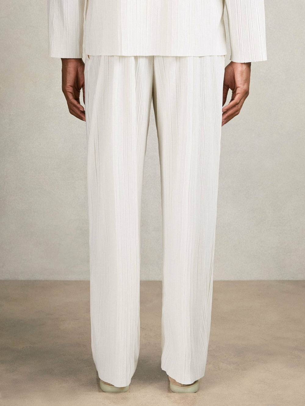 Men Plissé Wide Leg Trousers in Off White