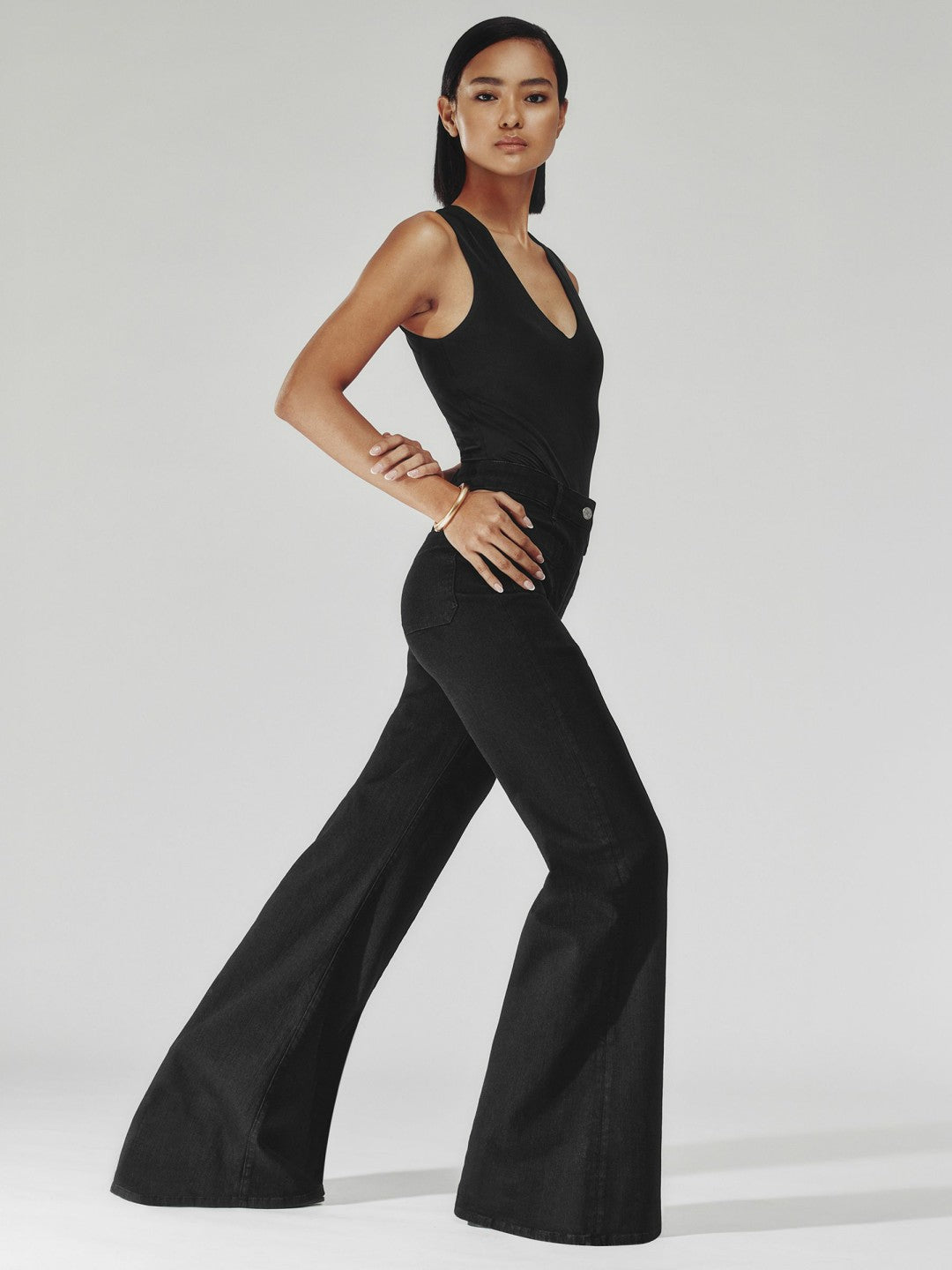 Women Petite Patch-Pocket Flared Jeans in Black