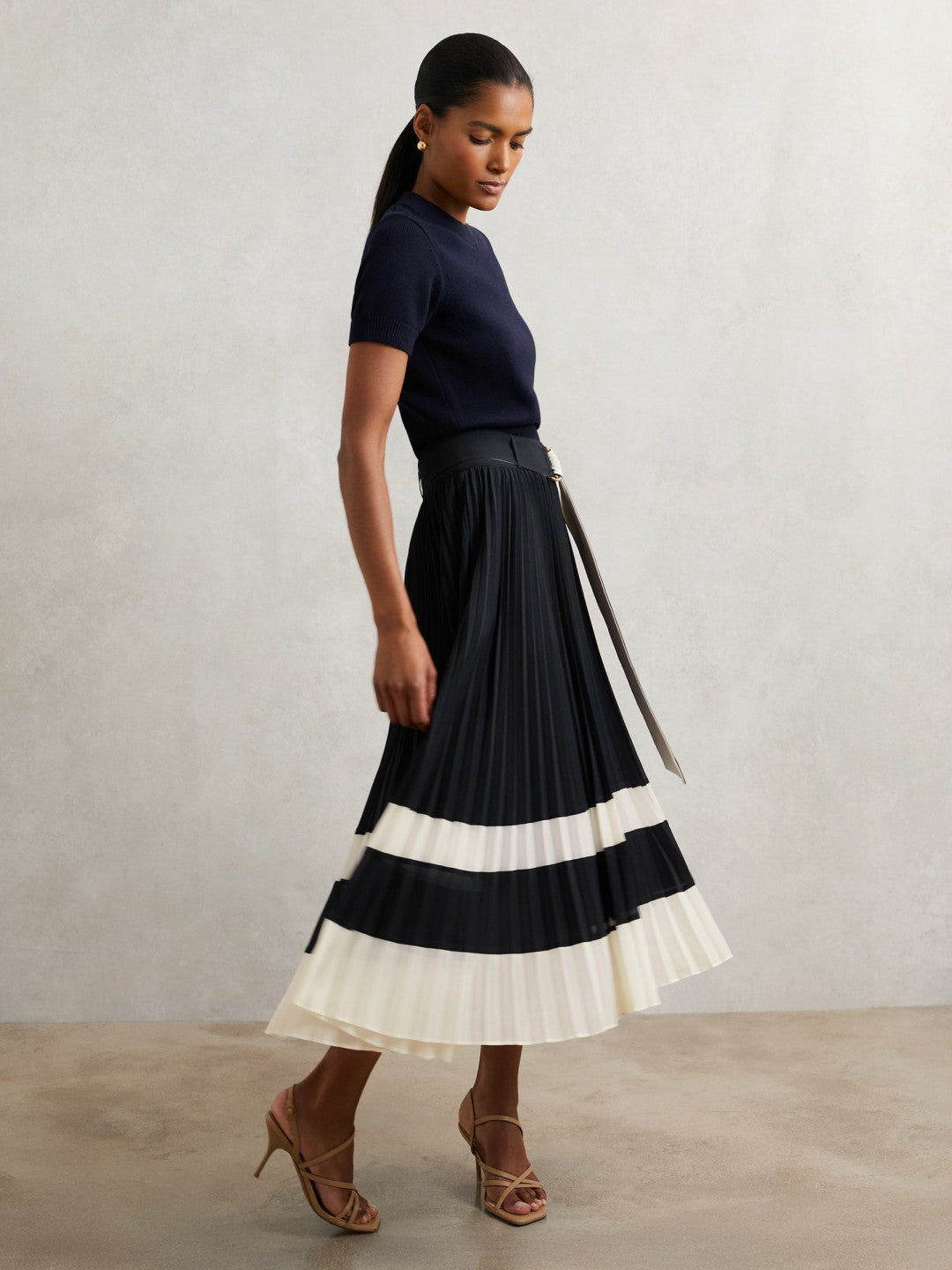 Women Belted Pleated Midi Skirt in Navy/Ivory
