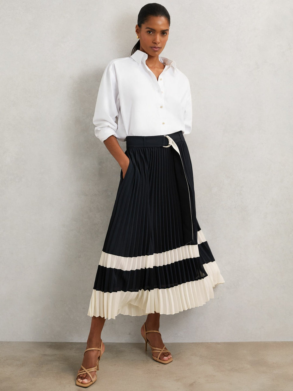 Women Belted Pleated Midi Skirt in Navy/Ivory