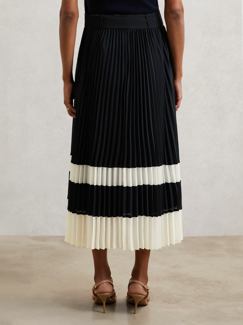 Women Belted Pleated Midi Skirt in Navy/Ivory
