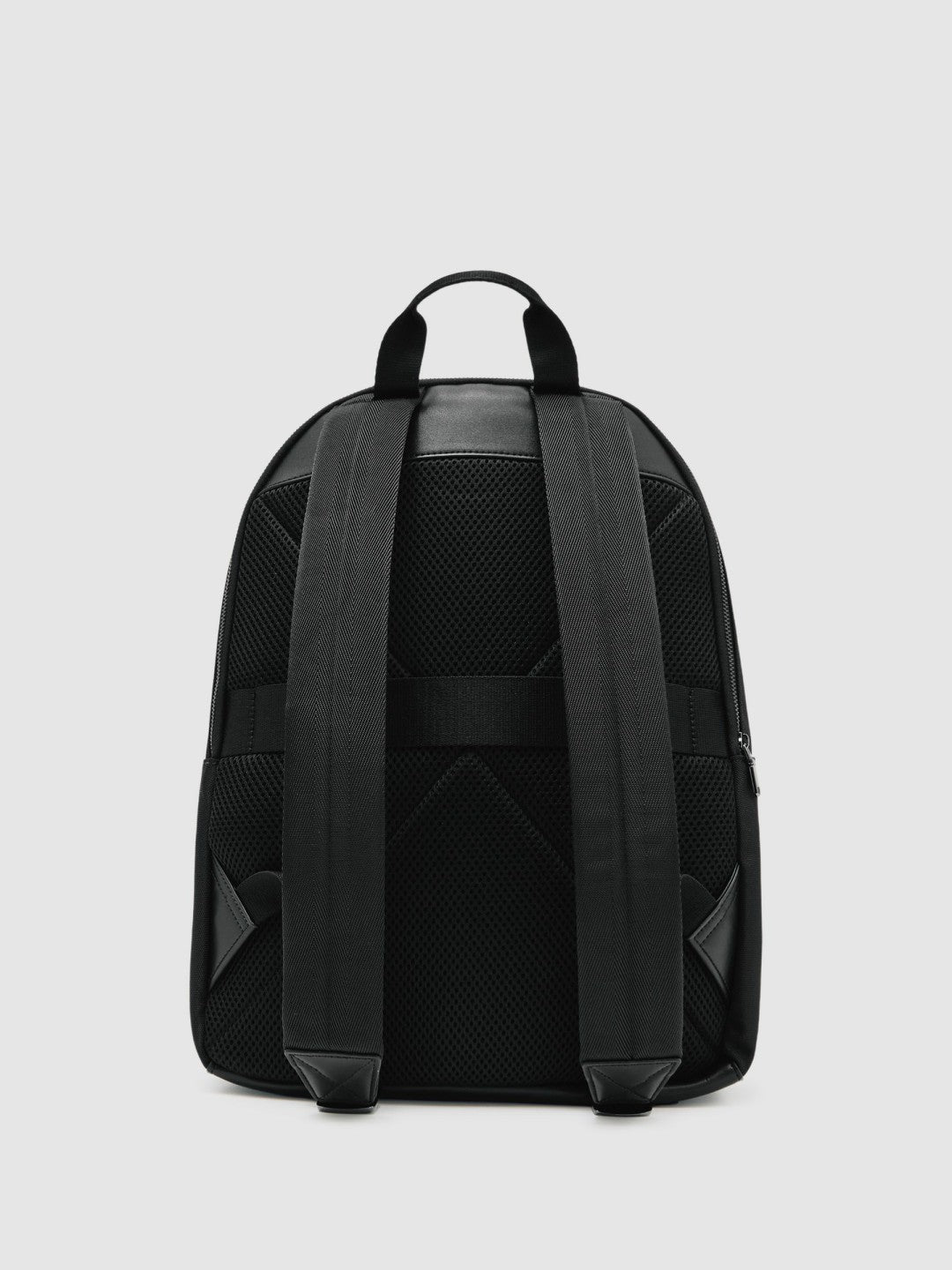 Men Woven Zipped Backpack in Black