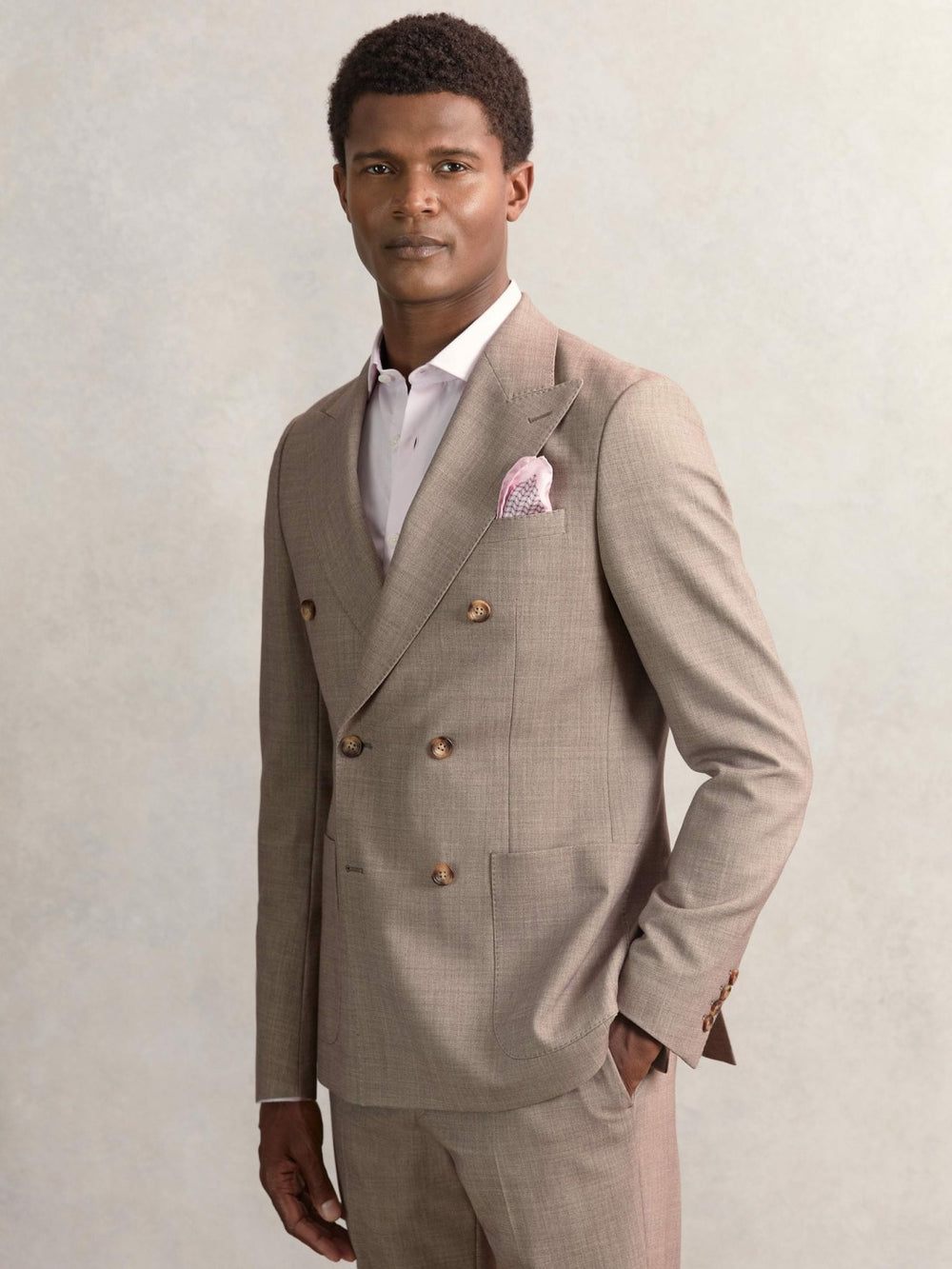 Men Geo Chain Detail Pocket Square in Soft Pink
