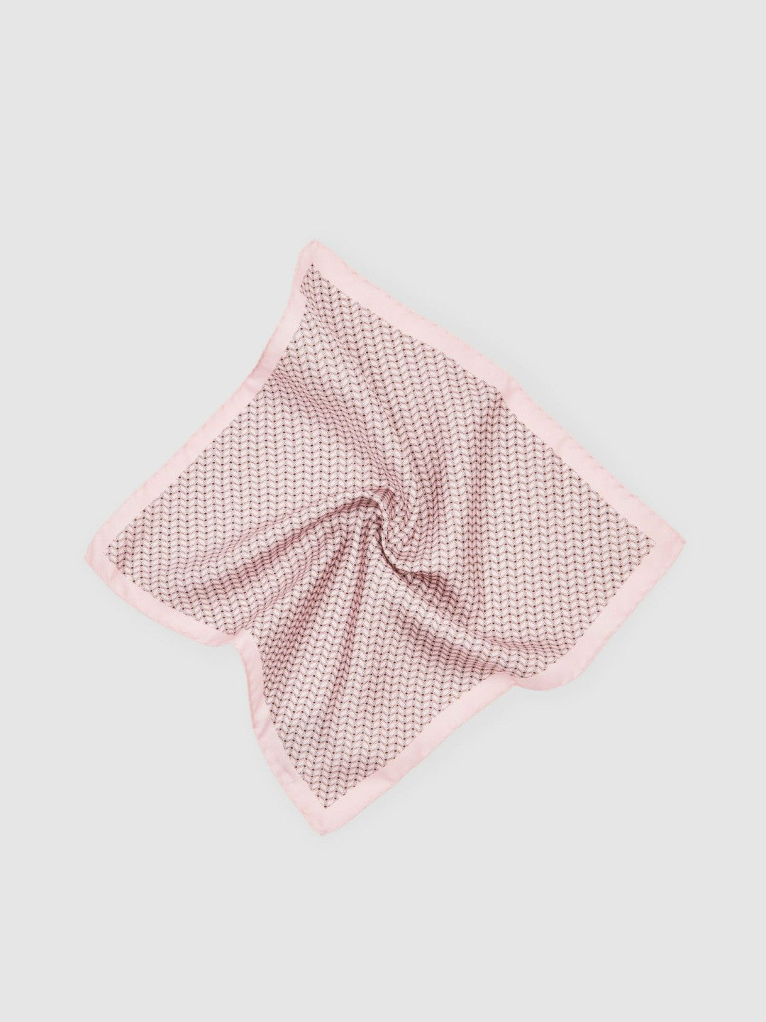 Men Geo Chain Detail Pocket Square in Soft Pink