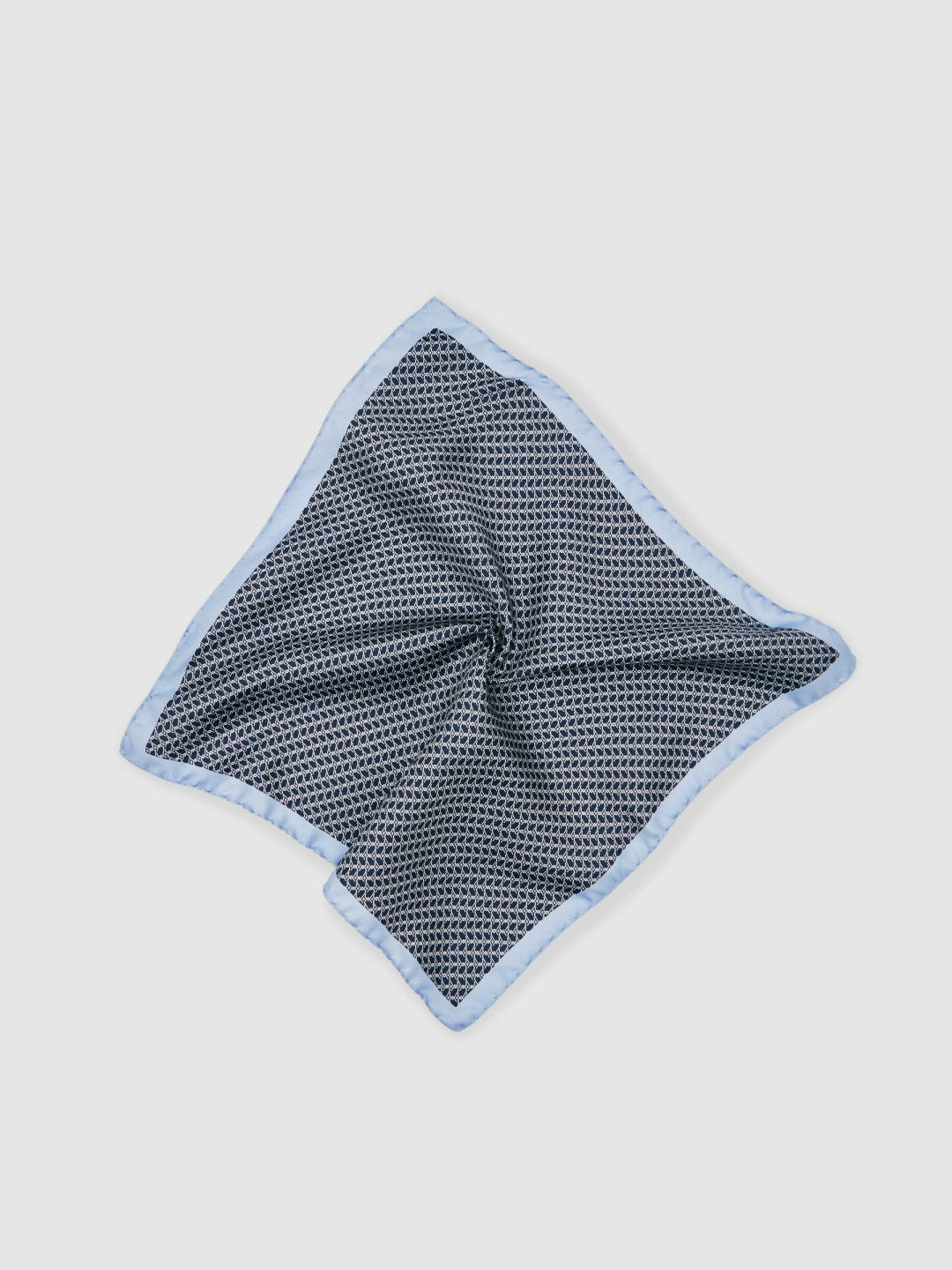 Men Geo Chain Detail Pocket Square in Navy