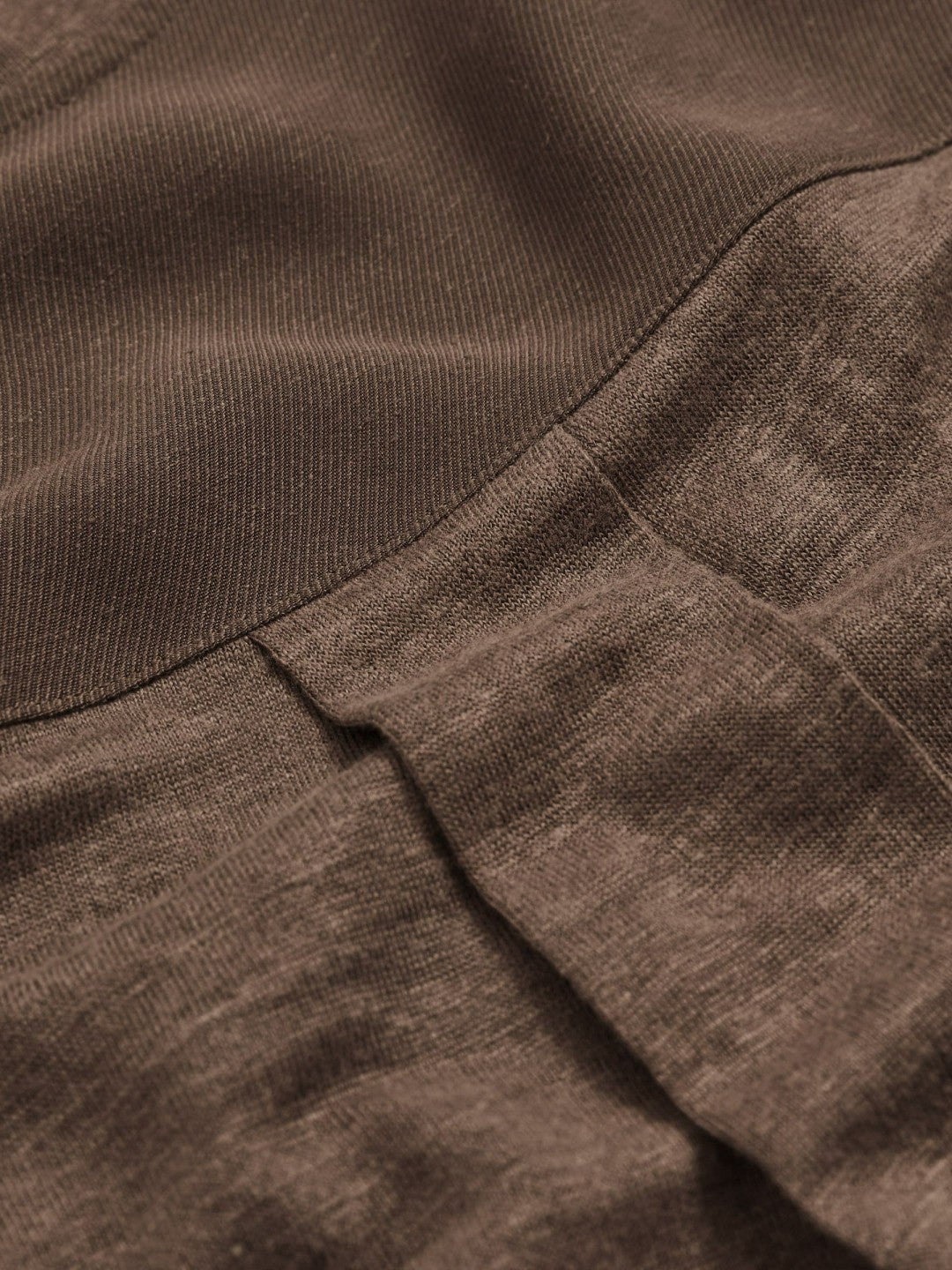 Women Linen V-Neck T-Shirt in Brown