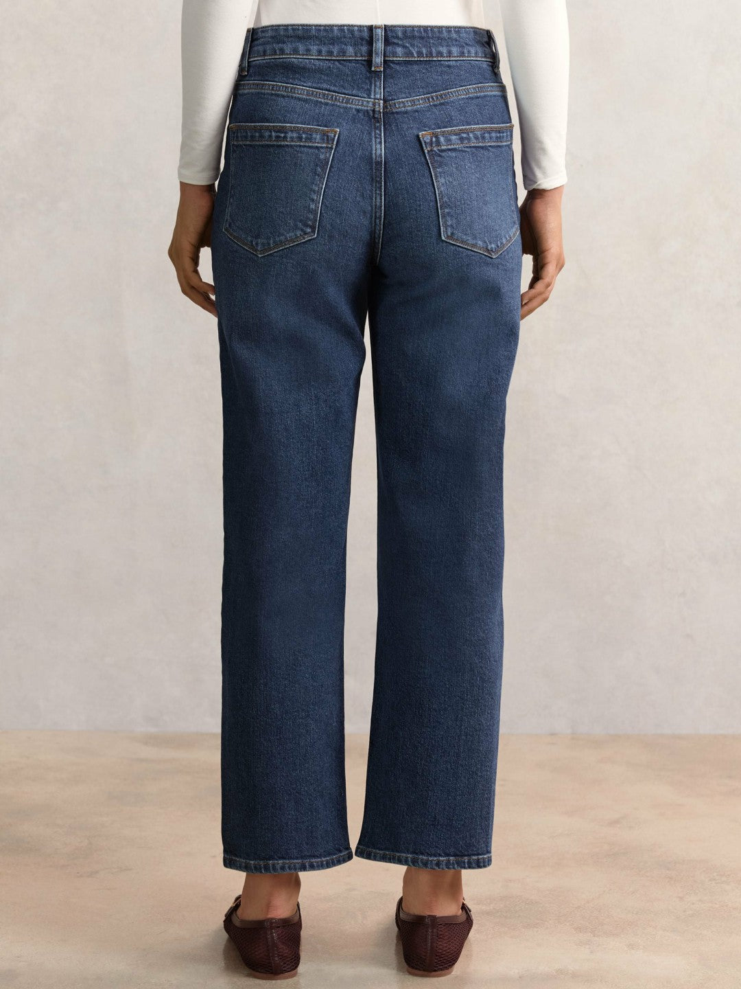 Women Petite Straight Leg Patch Pocket Jeans in Mid Blue