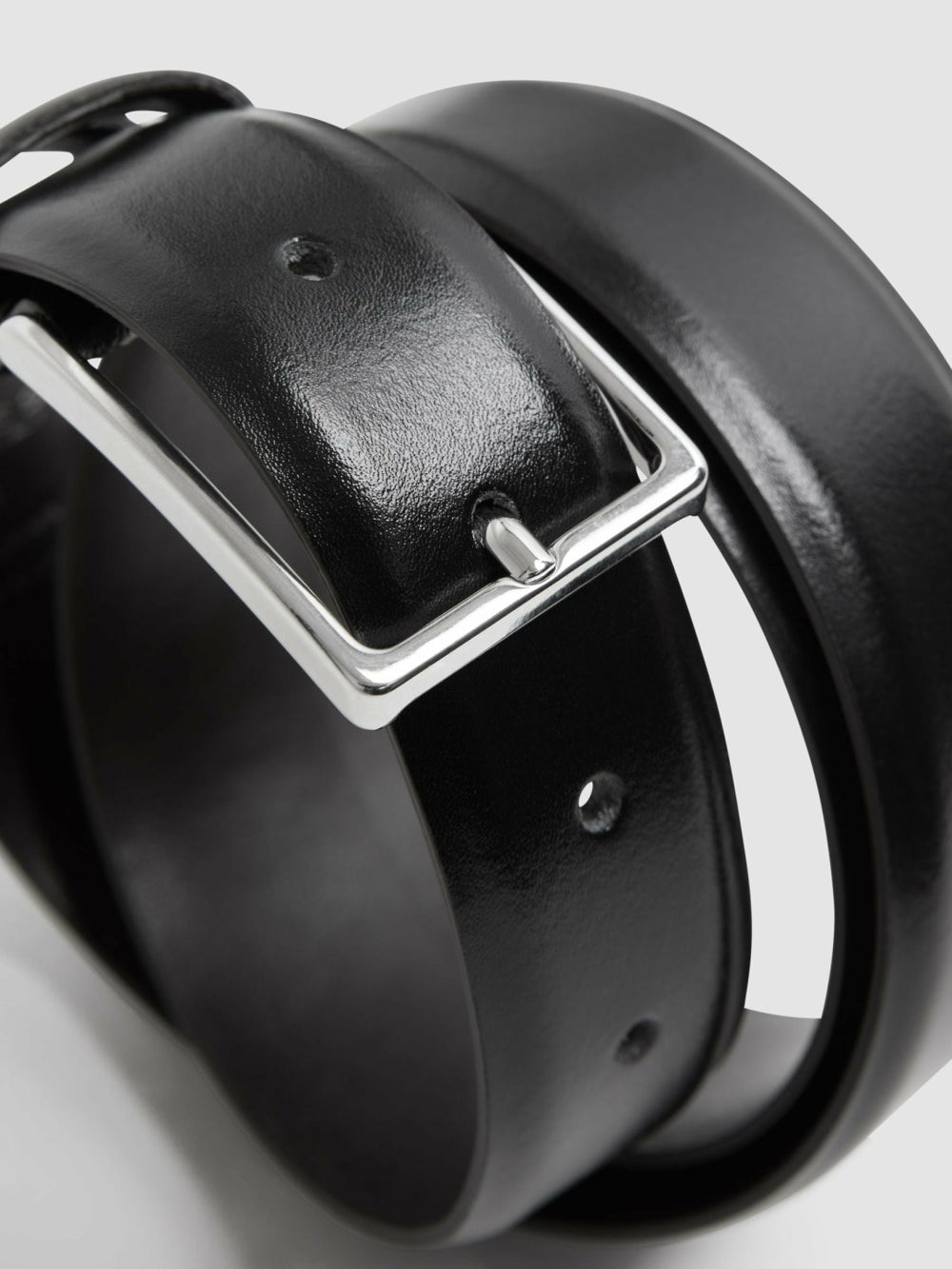 Men Smooth Leather Belt in Black