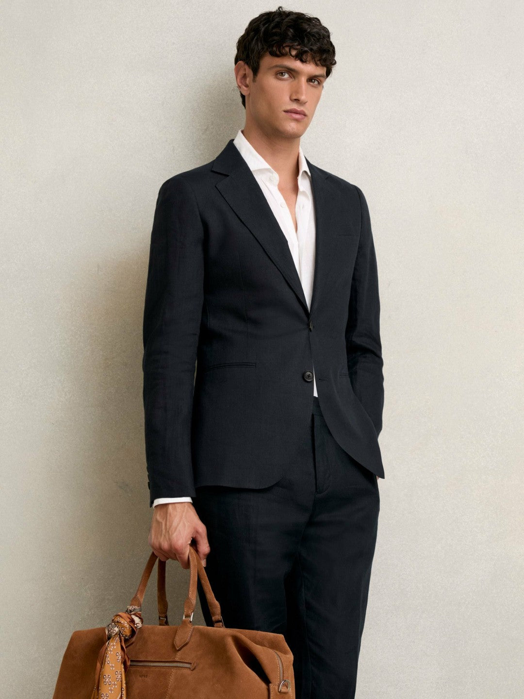 Men Slim-Fit Single Breasted Linen Blazer in Navy