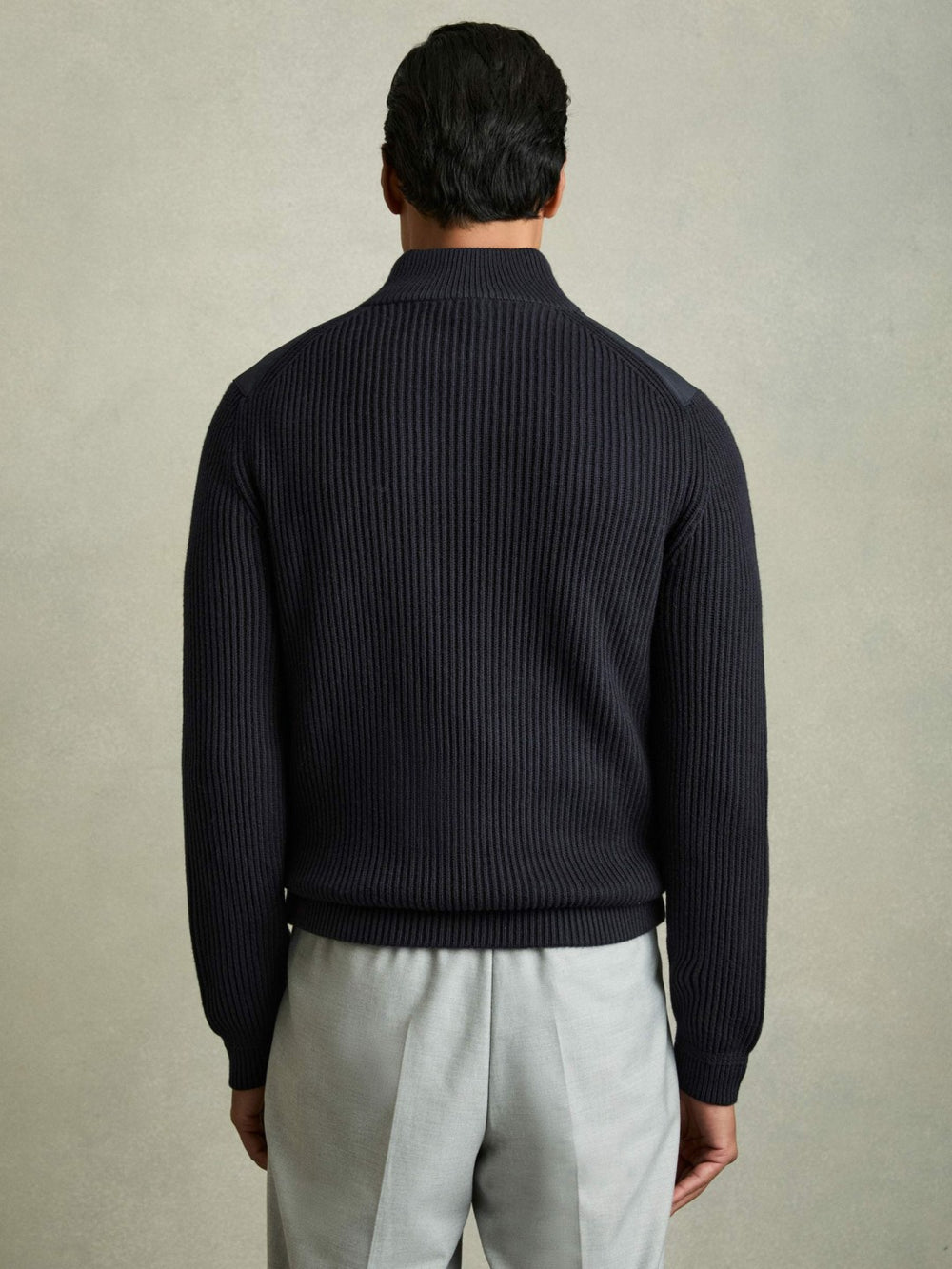 Men Hybrid Quilt and Knit Zip-Through Jacket in Navy