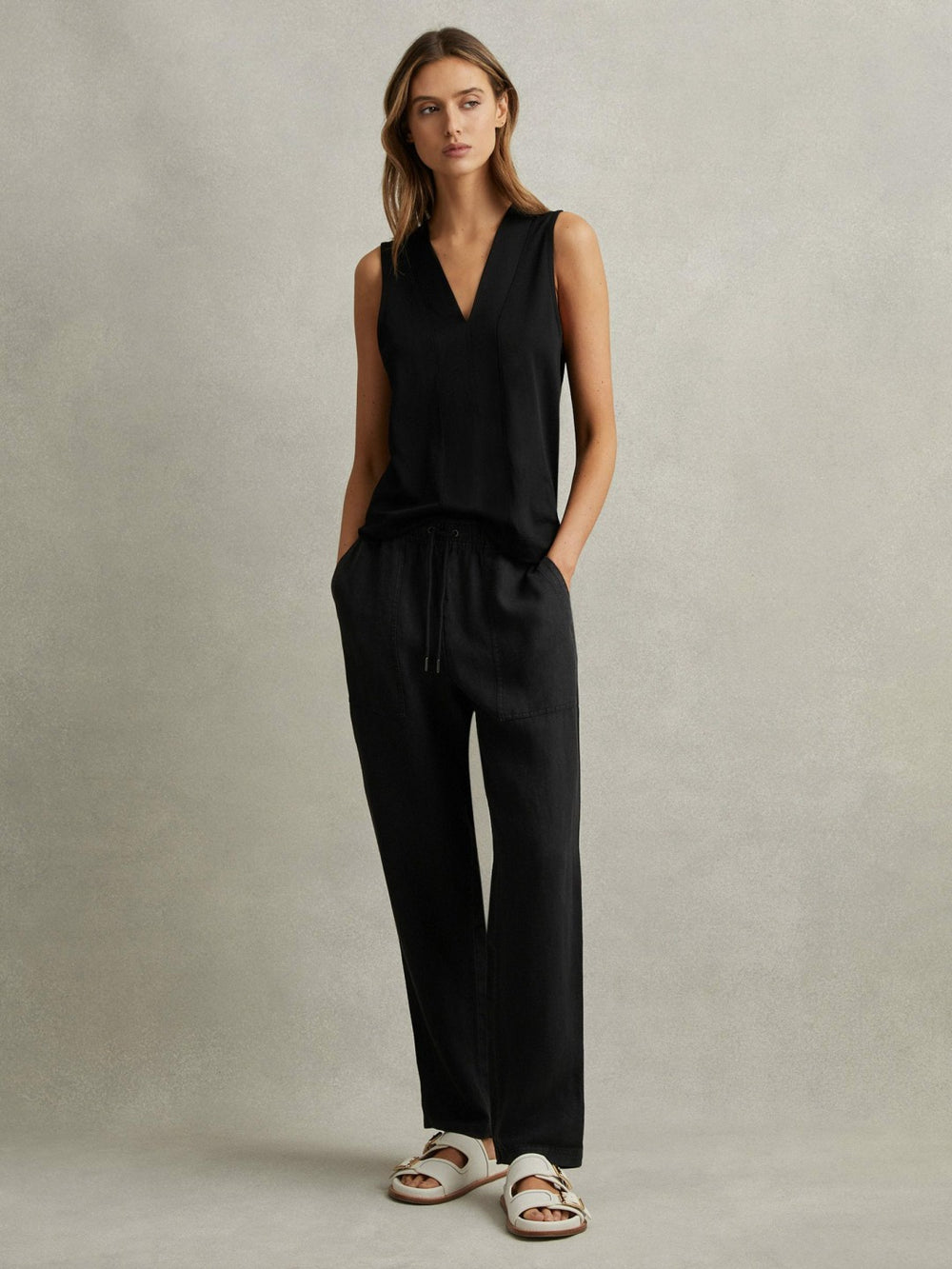 Women V-Neck Shell Top in Black