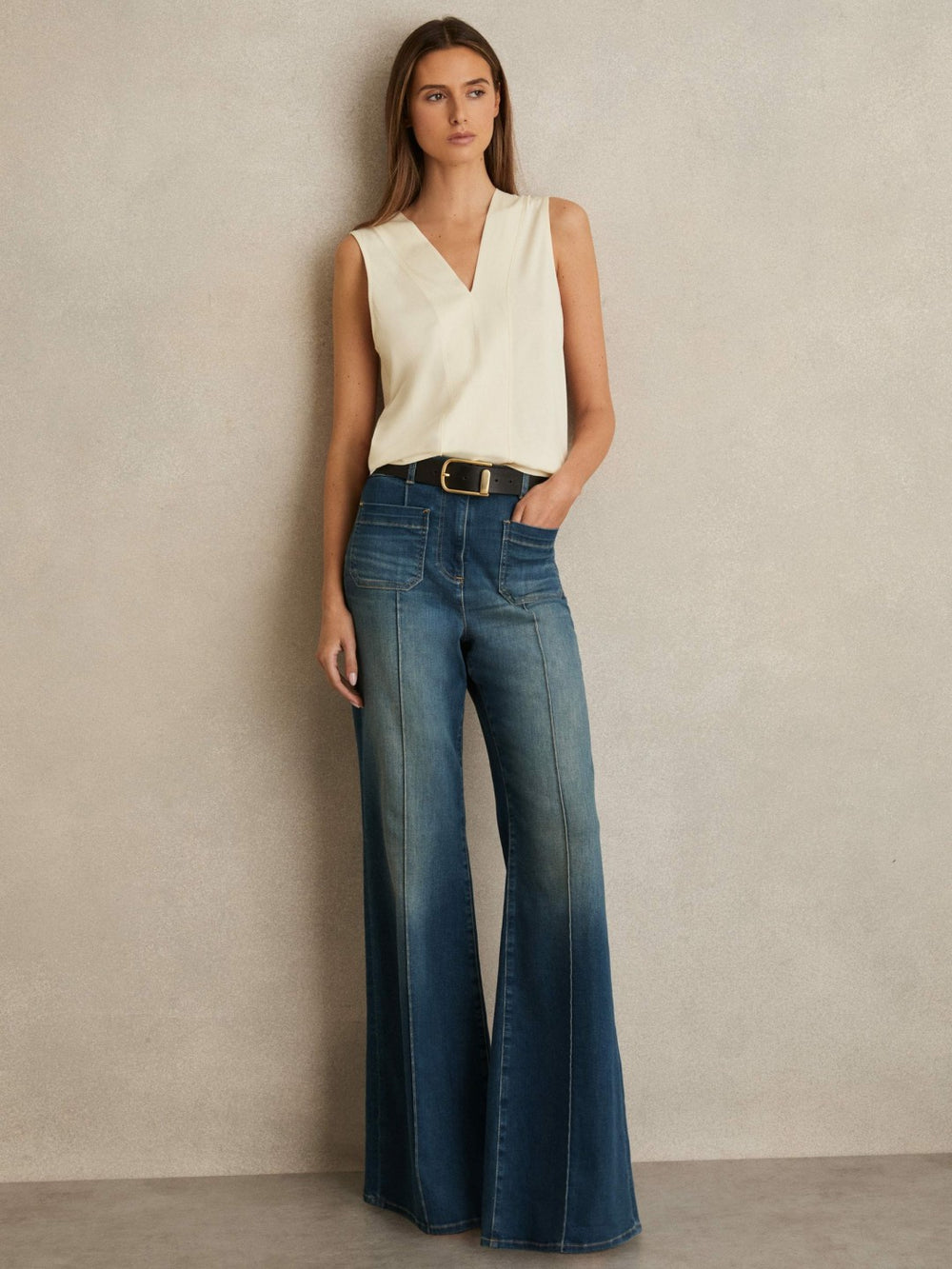 Women V-Neck Shell Top in Ivory