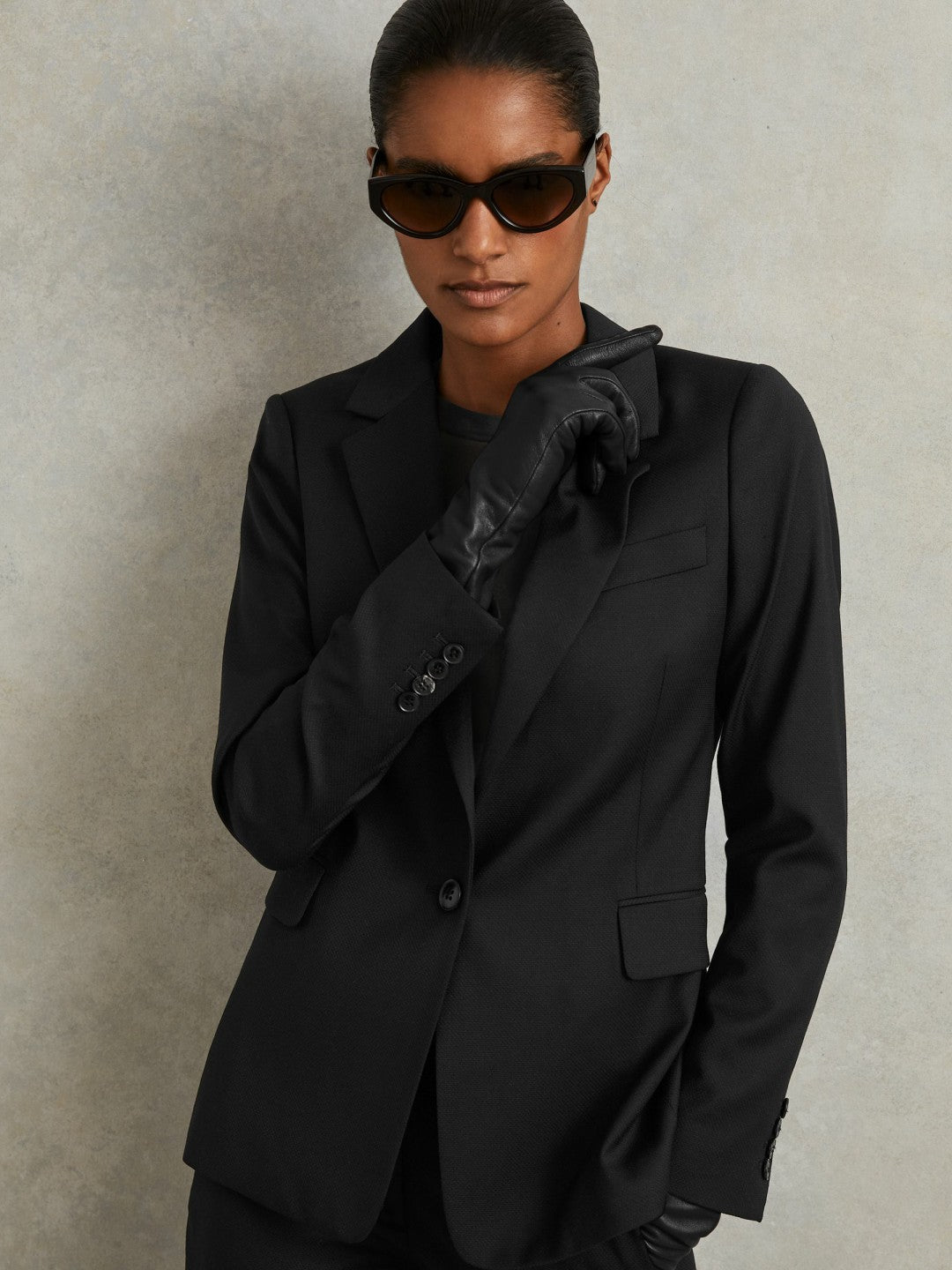 Women Single Breasted Suit Blazer in Black