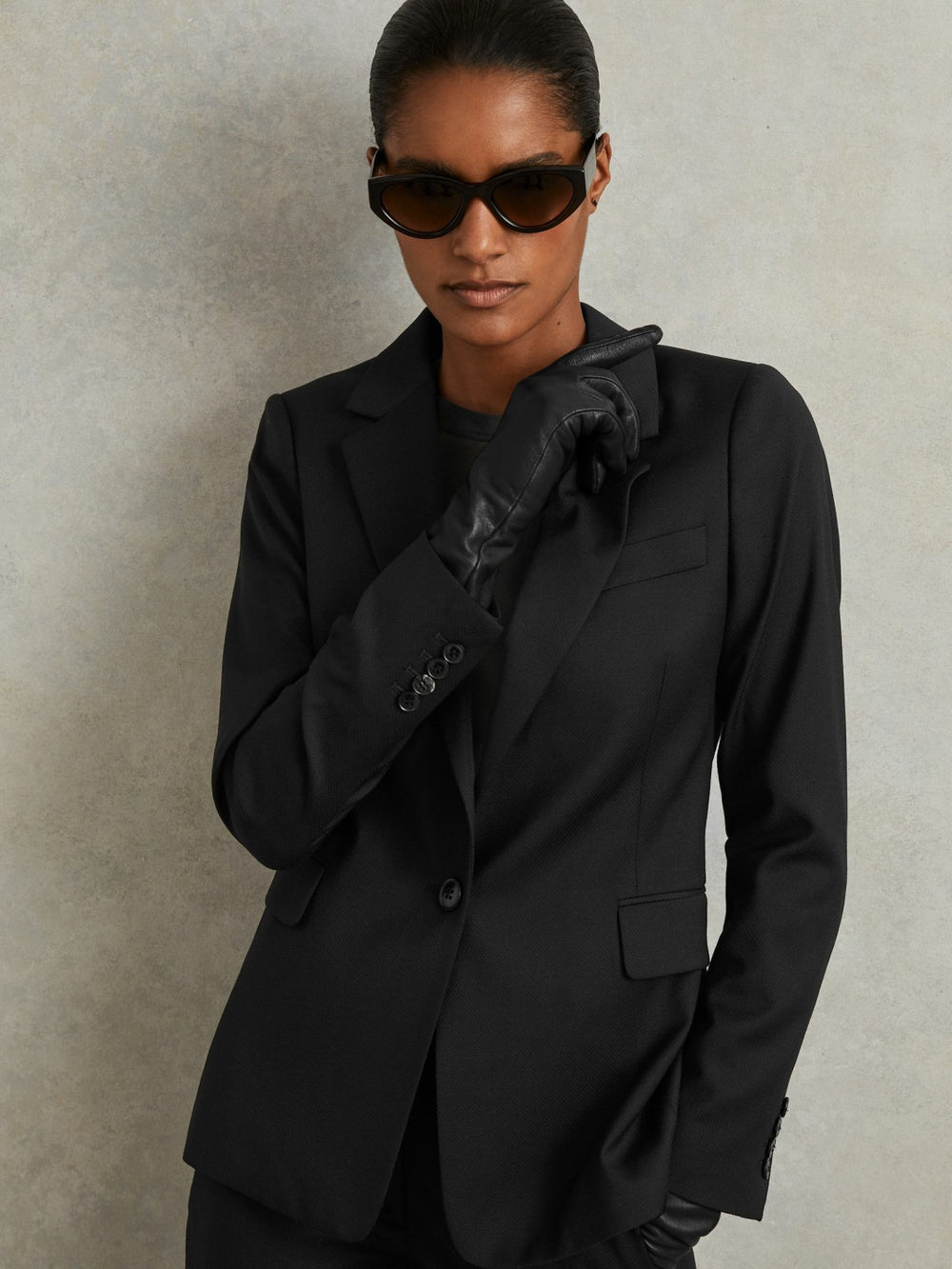 Women Single Breasted Suit Blazer in Black