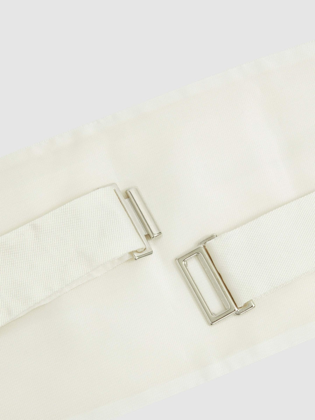 Men Silk Cummerbund in Ivory