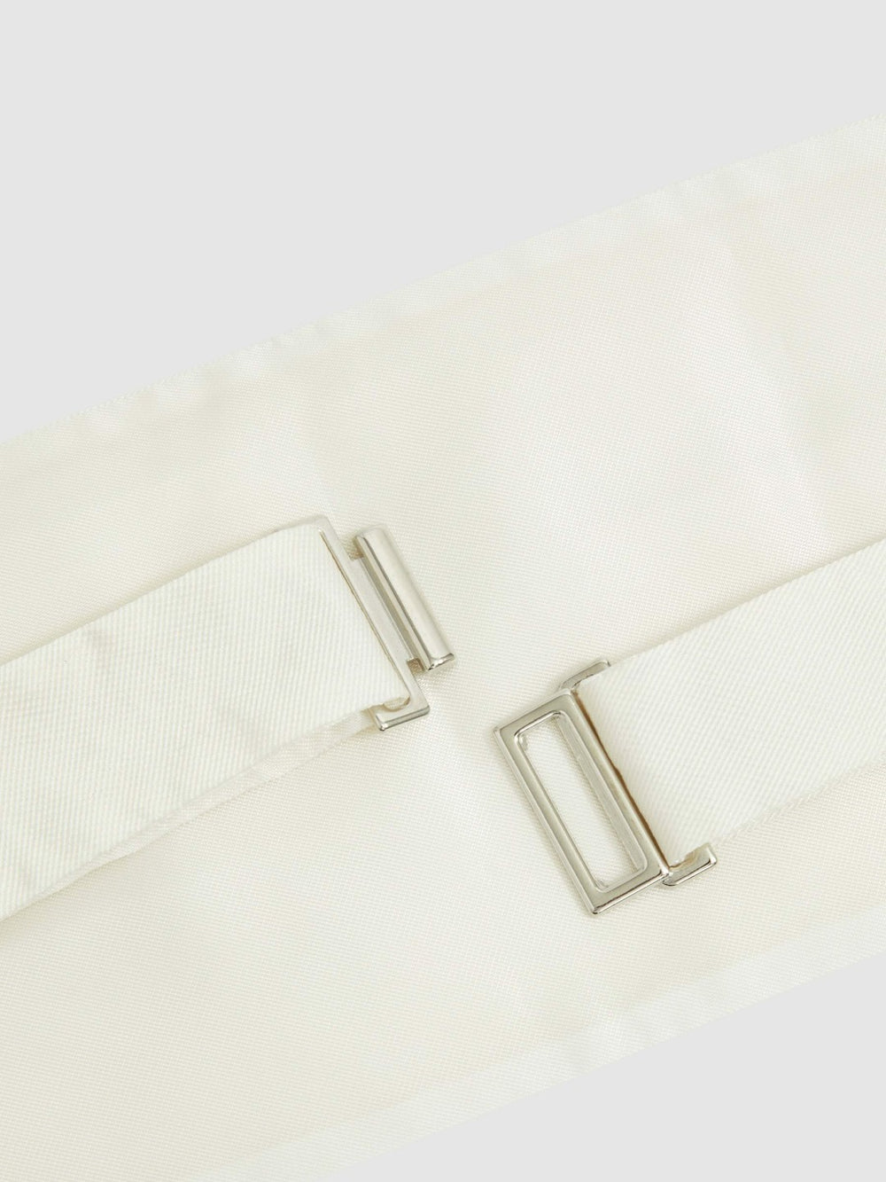 Men Silk Cummerbund in Ivory
