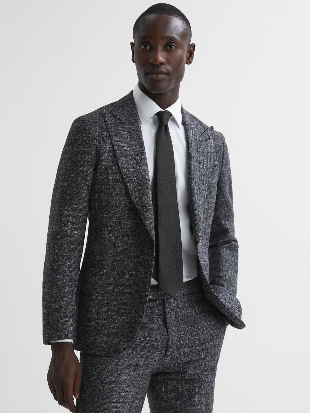 Men Textured Silk Blend Tie in Black