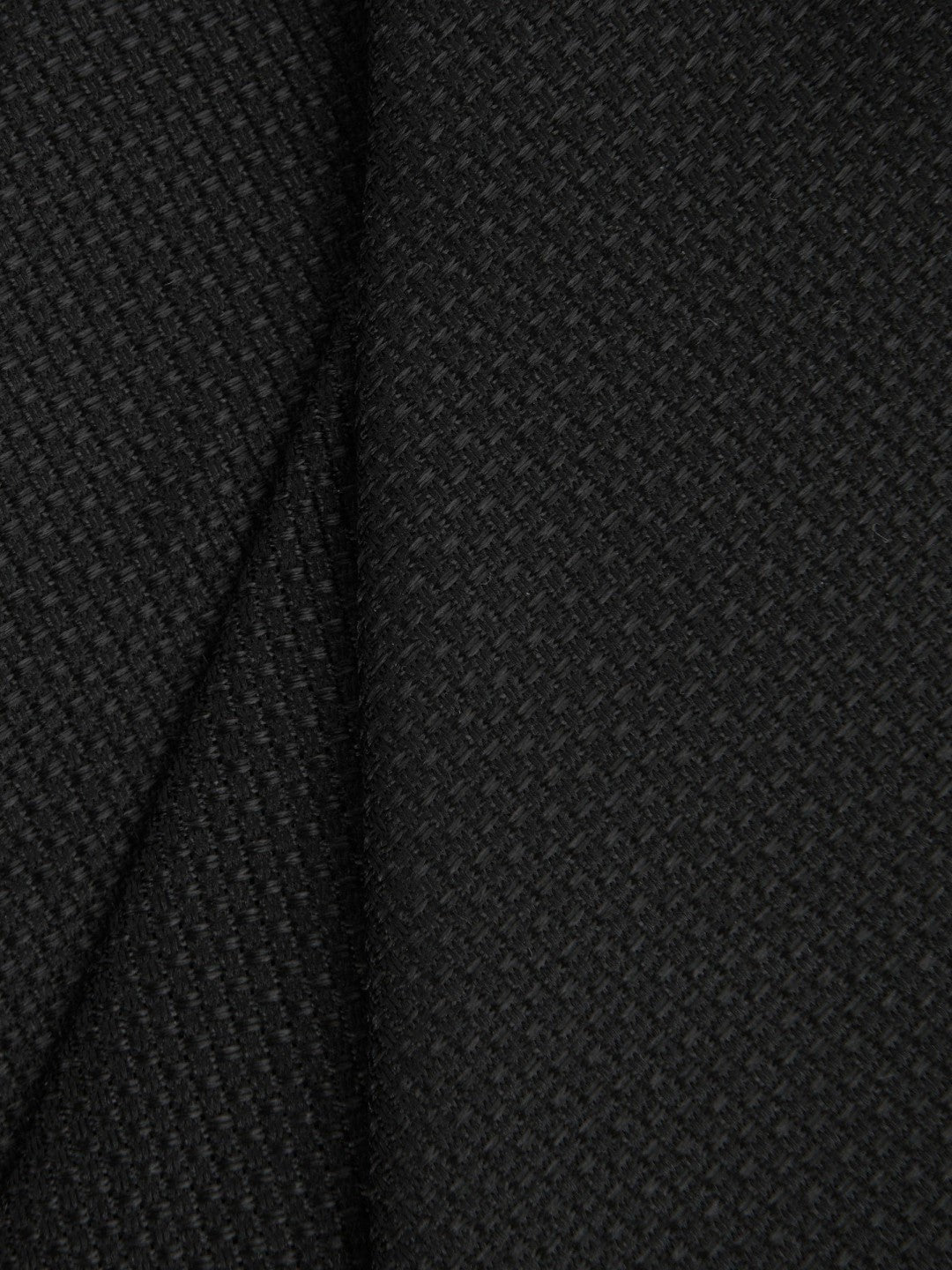 Men Textured Silk Blend Tie in Black