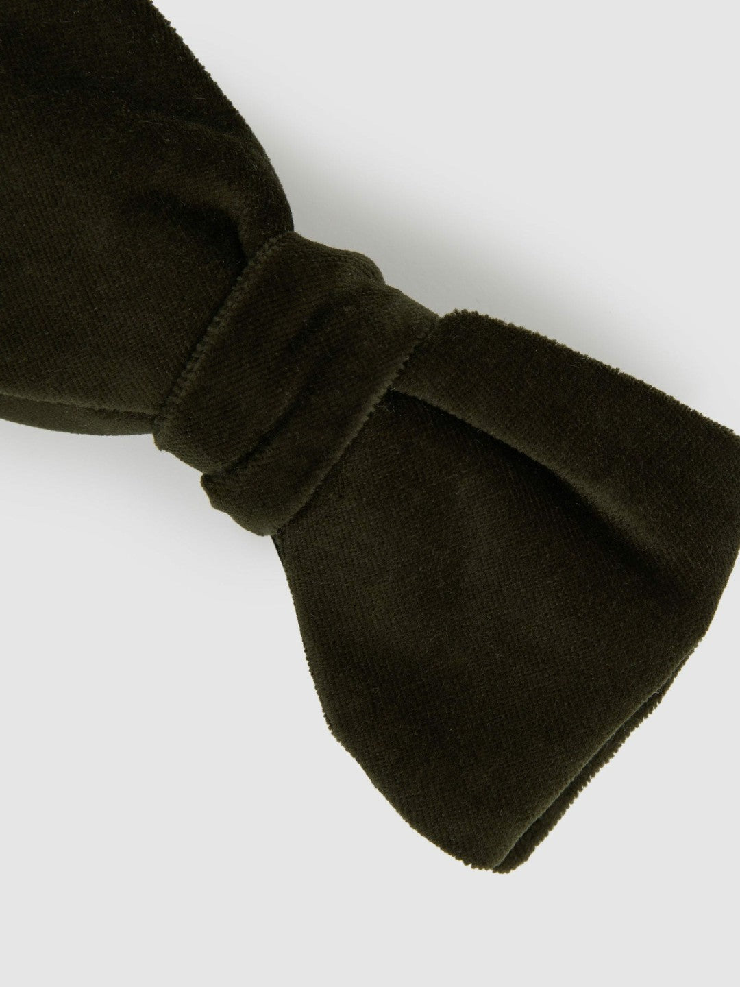 Men Velvet Bow Tie in Emerald