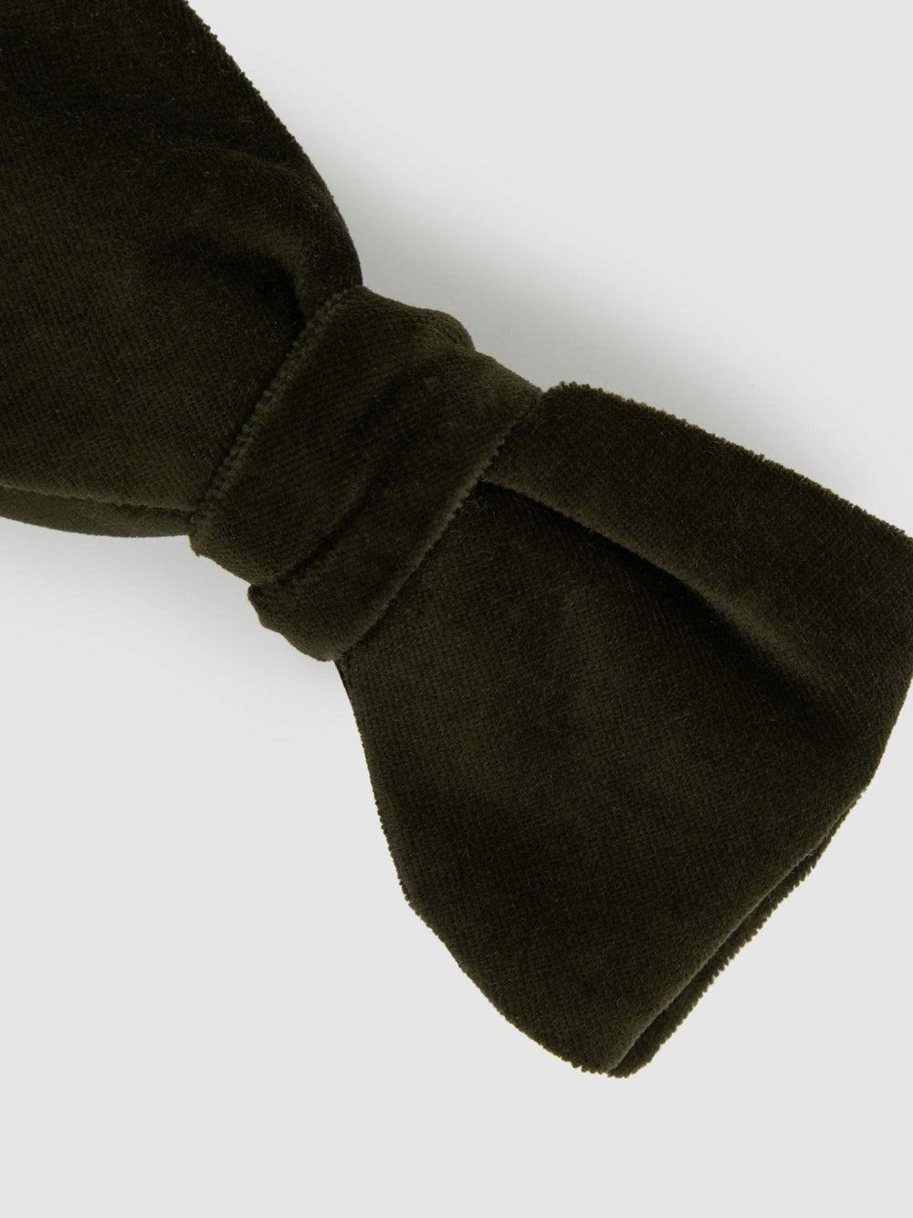 Men Velvet Bow Tie in Emerald