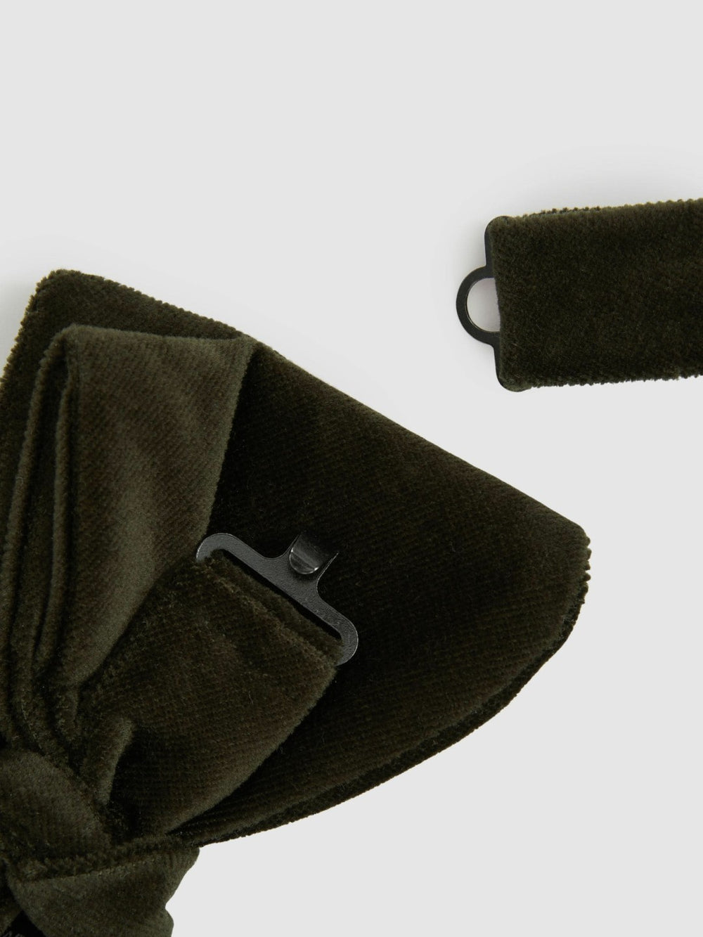 Men Velvet Bow Tie in Emerald