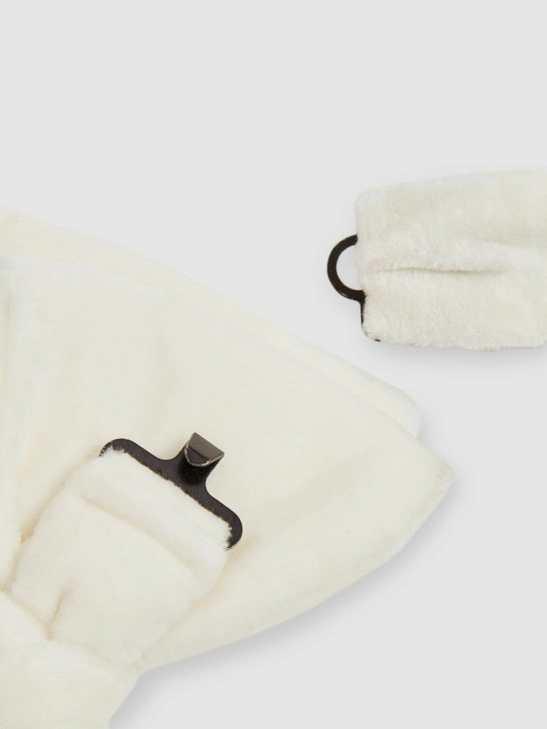 Men Velvet Bow Tie in Ivory