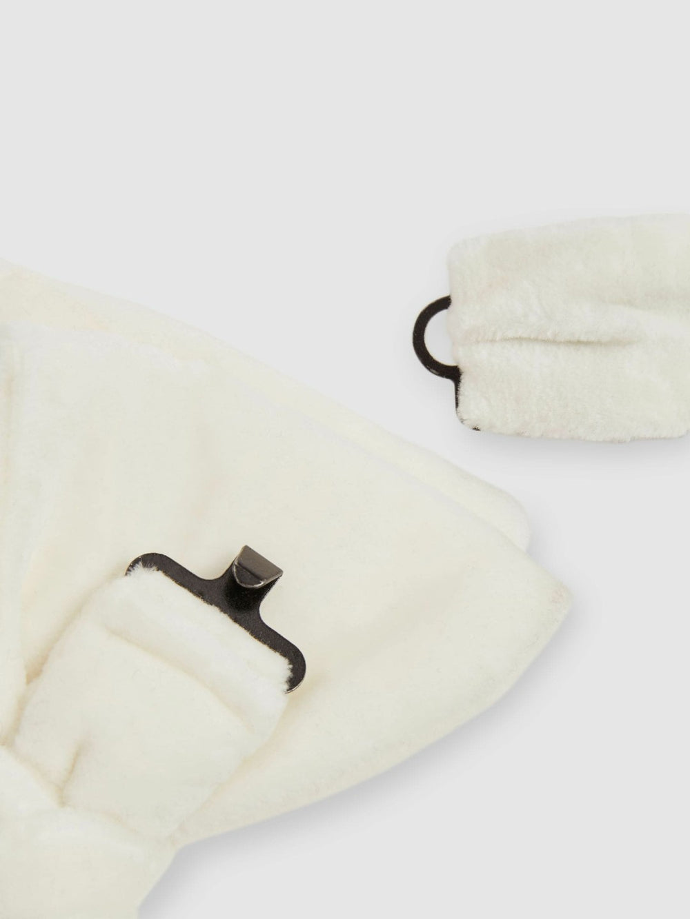 Men Velvet Bow Tie in Ivory