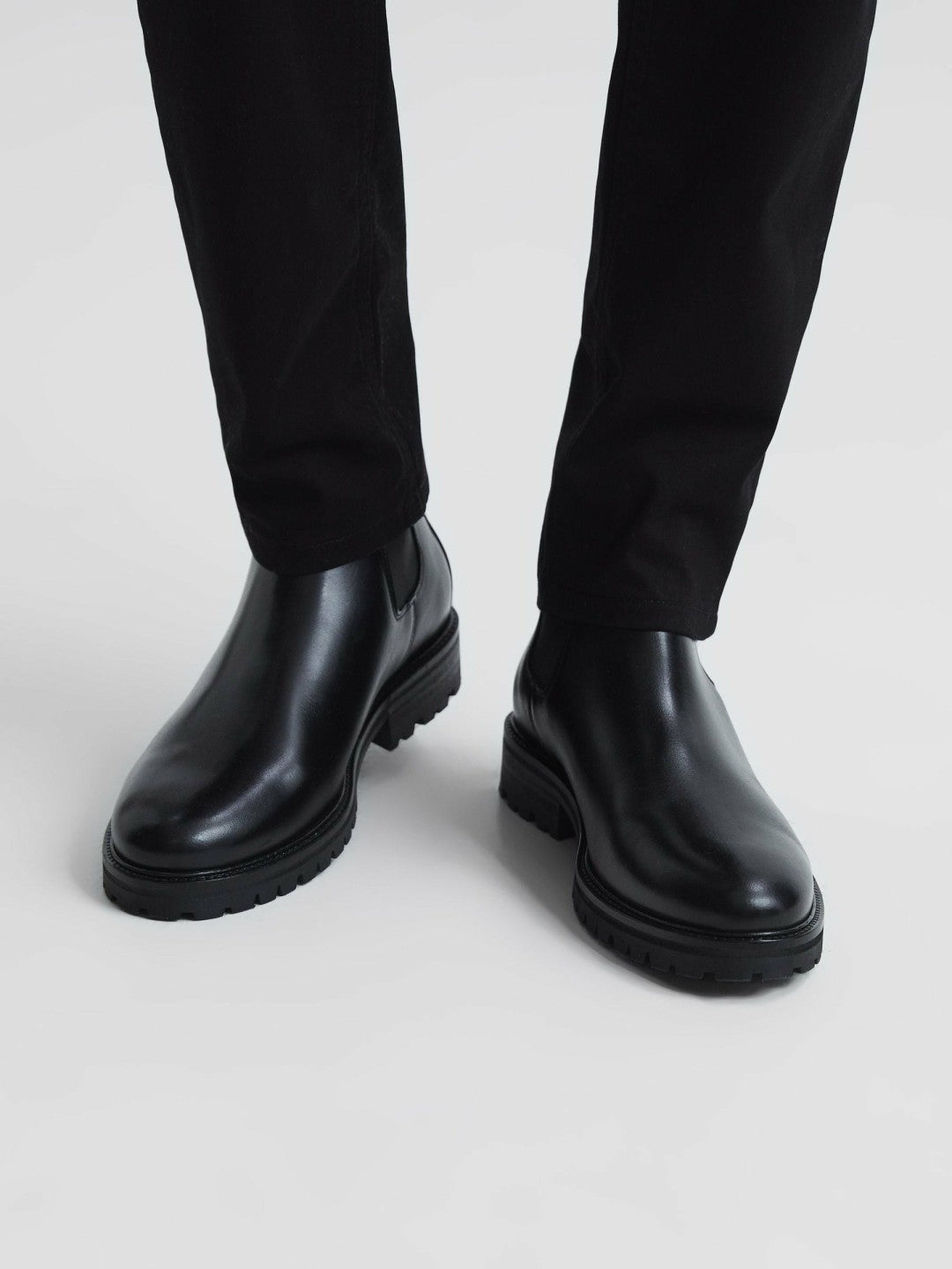 Men Leather Chelsea Boots in Black